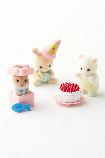 Calico Critters Series Blind Box Figure | Urban Outfitters (US and RoW)