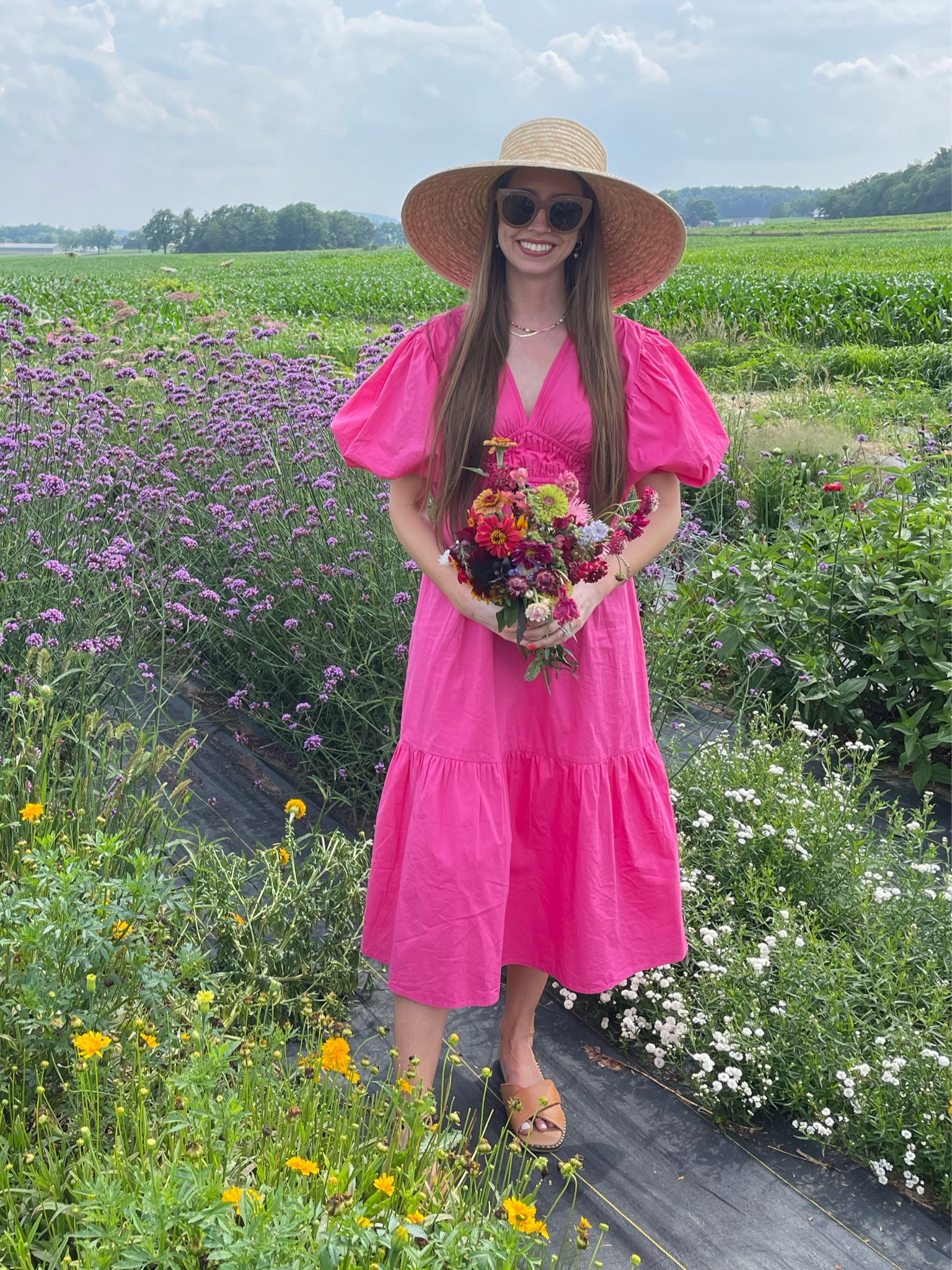 Flower picking in this fabulous pink puff sleeve dress 😍 only $25! True to size, I’m wearing the small!
.
Summer outfit sundress sun hat 

#LTKFind #LTKSeasonal #LTKunder50