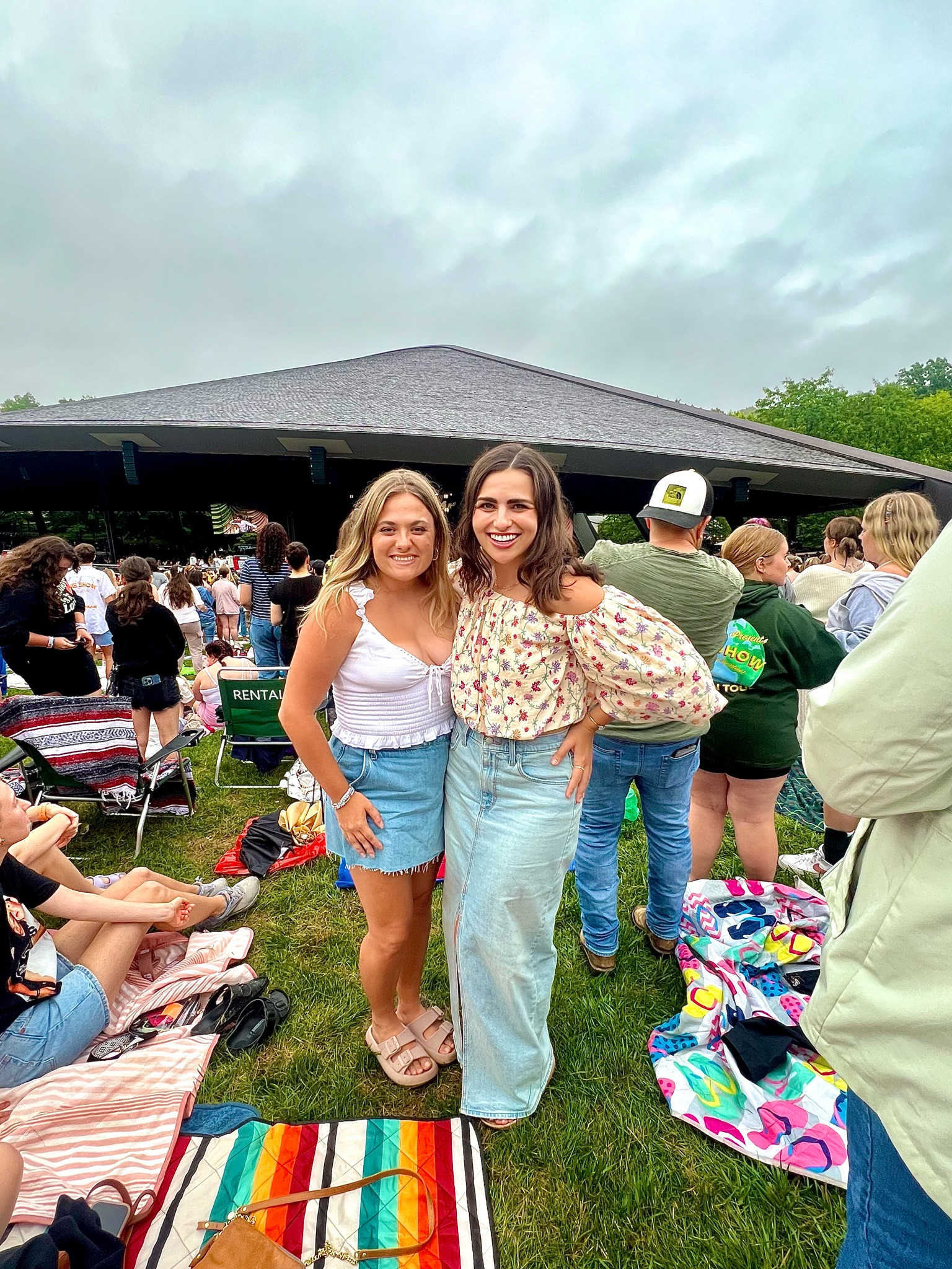 Summer outdoor concert outfit 🎶💕🌅

#LTKFindsUnder100 #LTKSeasonal #LTKStyleTip