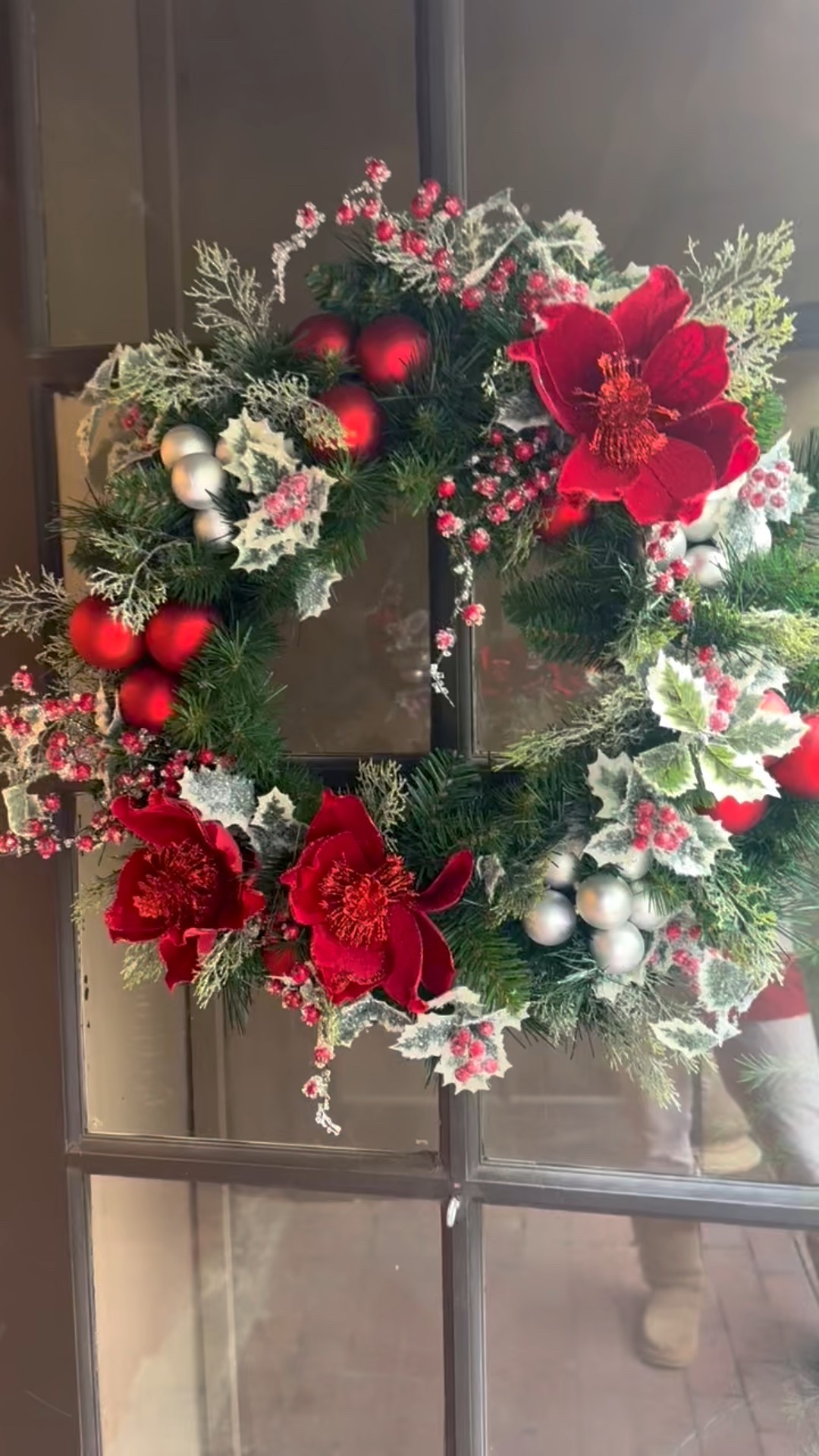 The happiest season of the year.
A beautiful Christmas wreath to welcome guests.
#ChristmasWreath #HolidayDecor #MinimalHoliday

#LTKHome #LTKHoliday #LTKGiftGuide