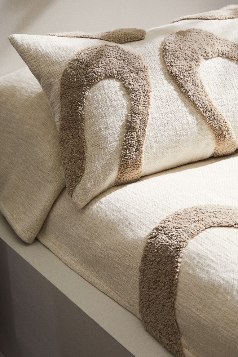 Patterned cotton cushion cover - Natural white/Beige - Home All | H&M GB | H&M (UK, MY, IN, SG, PH, TW, HK)