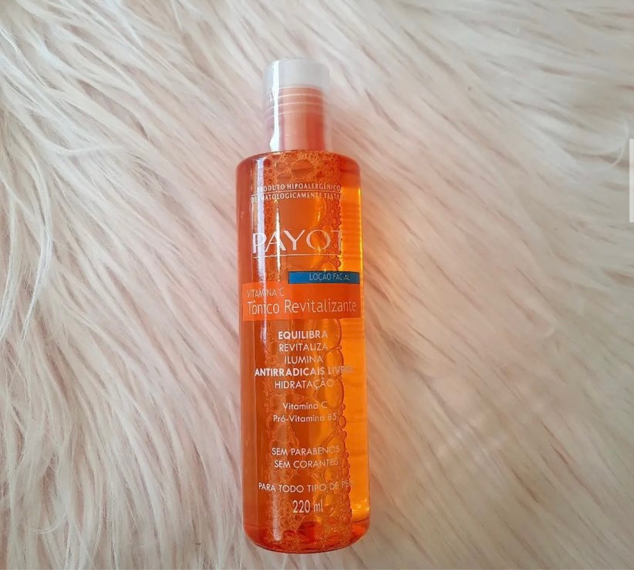 ✨Payot Vitamina C Revitalizante ✨

🔸 Tônico facial para todos os tipos de pele.
🔸 Tônico Payot Vitamina C Revitalizante controla a oleosidade excessiva e garante frescor.
🔸 Ajuda a completar a limpeza de pele, revitaliza e combate a formação de radicais livres enquanto preserva o colágeno. Além disso, suaviza e promove sensação de contorto. 
Amoo e não é pouco ! 

#LTKU #LTKFind #LTKbrasil