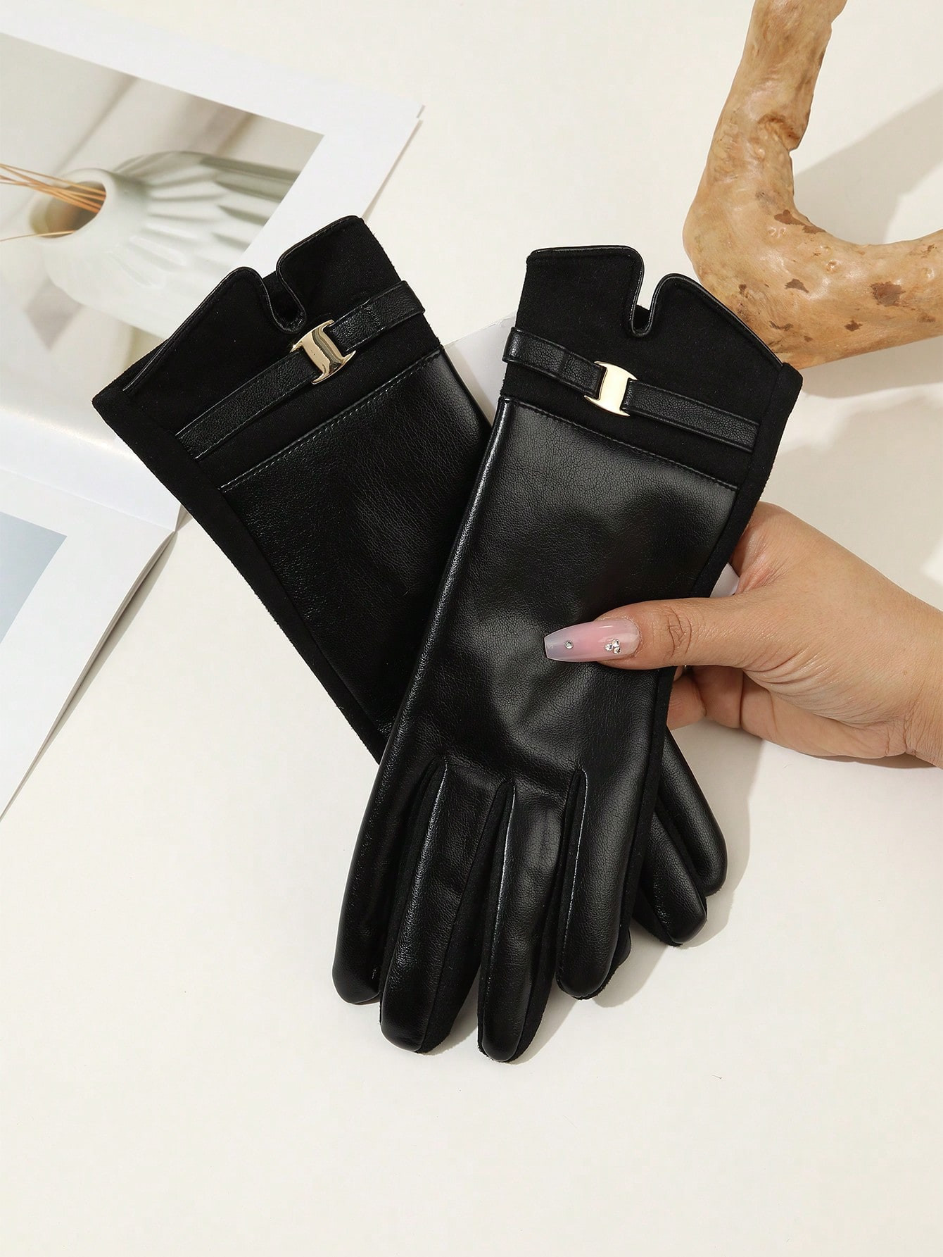 1pair Women's Elegant Solid Color PU Rivets Embedded Casual Street Gloves For Mature Outdoor Spor... | SHEIN