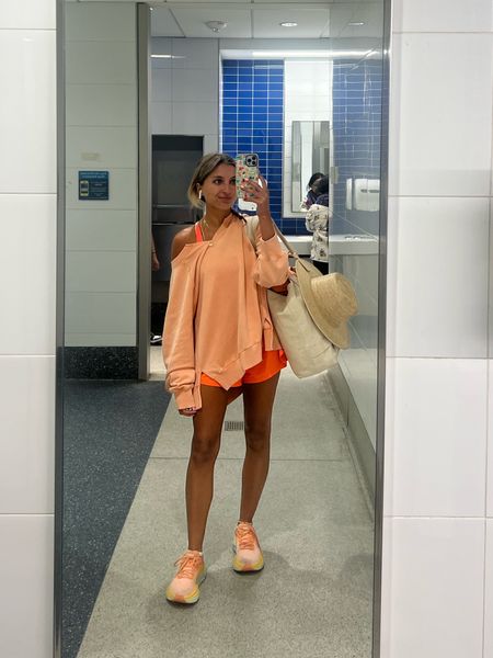 travel outfit of the day ✈️🧡