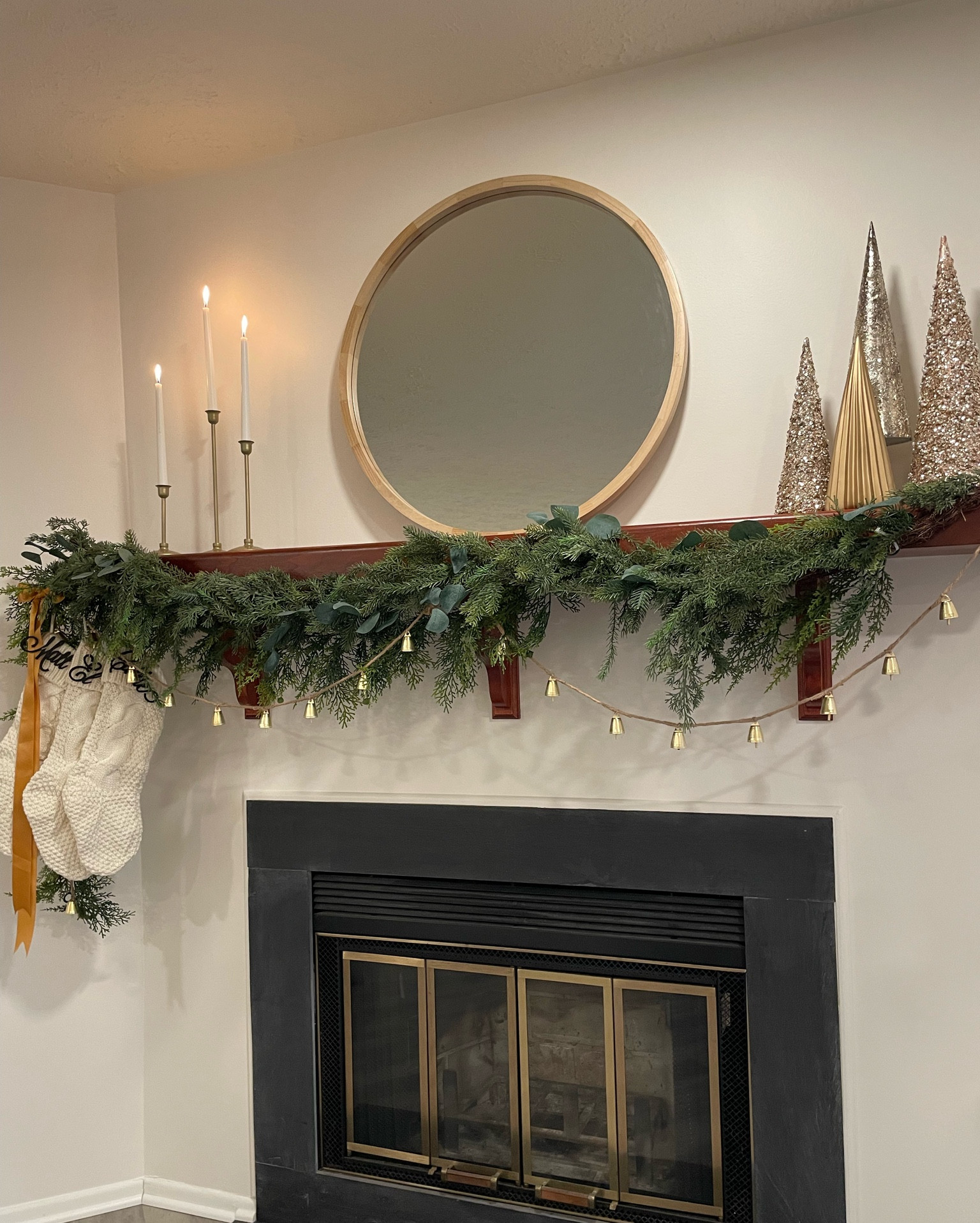 Christmas Mantle Decor ✨

Spruced up my dated fireplace to look magical for the holidays!

Christmas Fireplace Mantle | Holiday Mantle | Mantle Christmas Decor

#LTKHoliday #LTKhome #LTKSeasonal