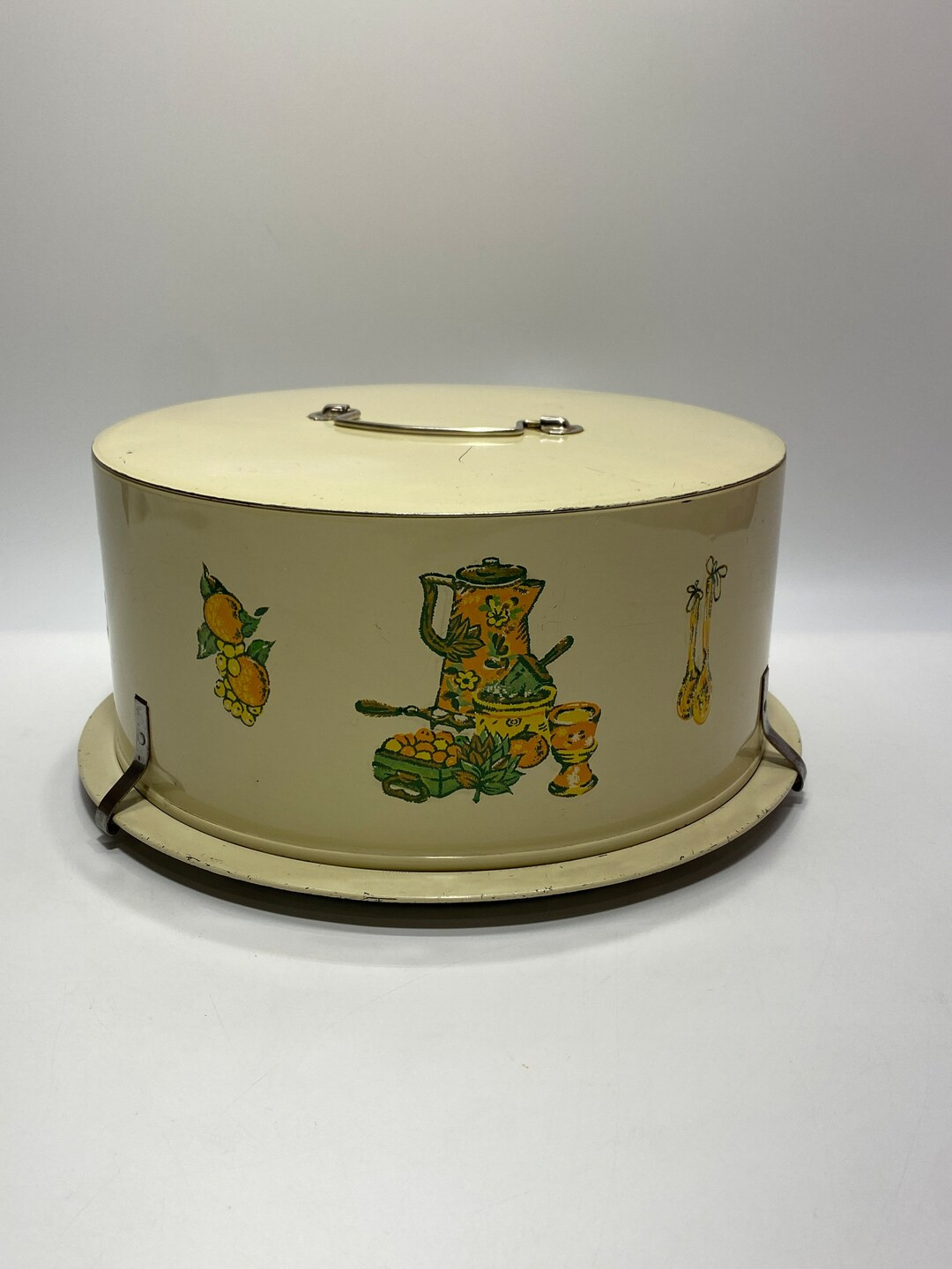 Decoware Cream Colored Cake/Pie Carrier Vintage Made of Metal With Enamel Design | Etsy (US)