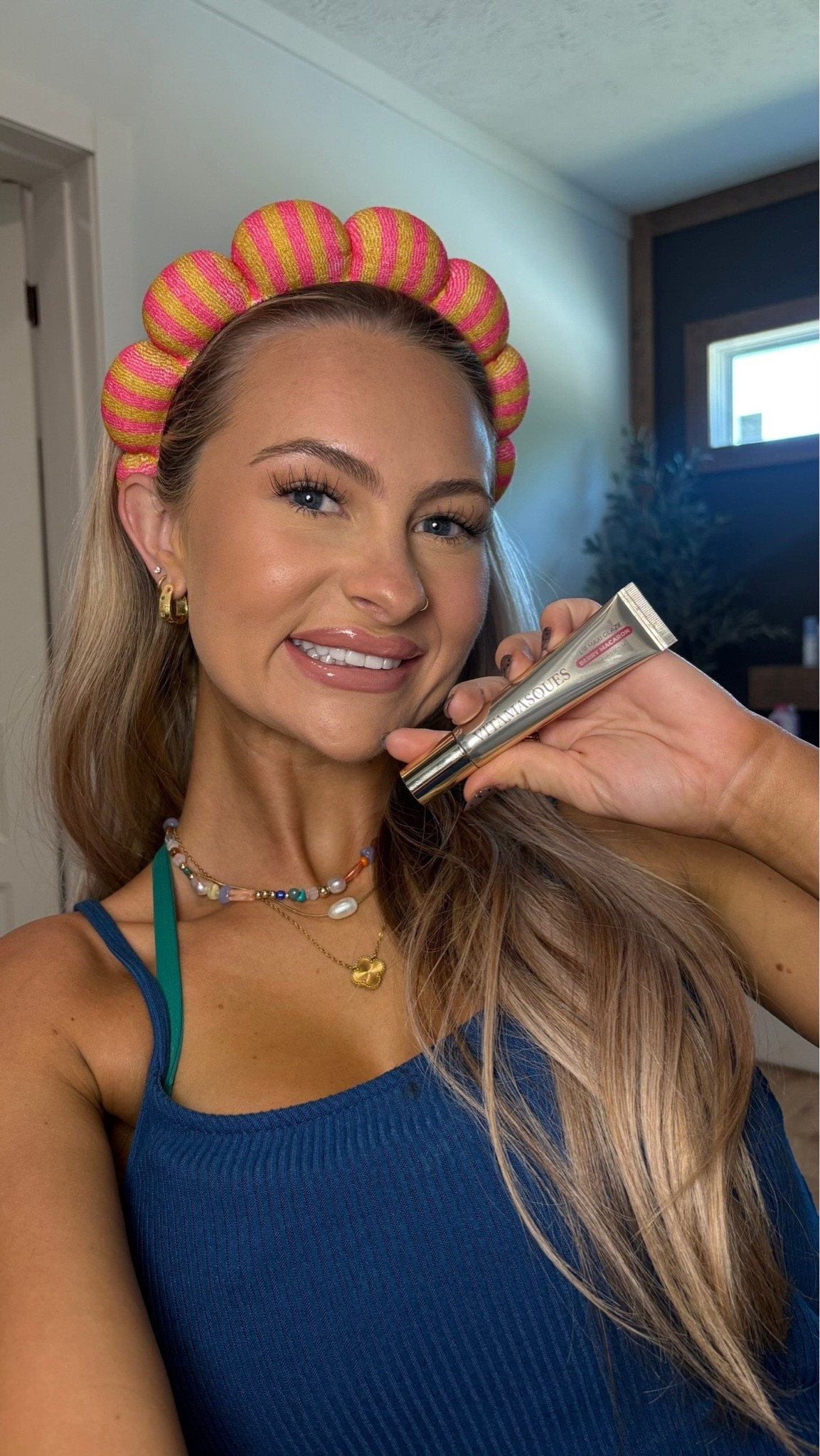 New lip gloss from Vitamasques! I love the sheer tint it has and it lasts SOOO long!!!

#LTKgrwm #LTKBeauty