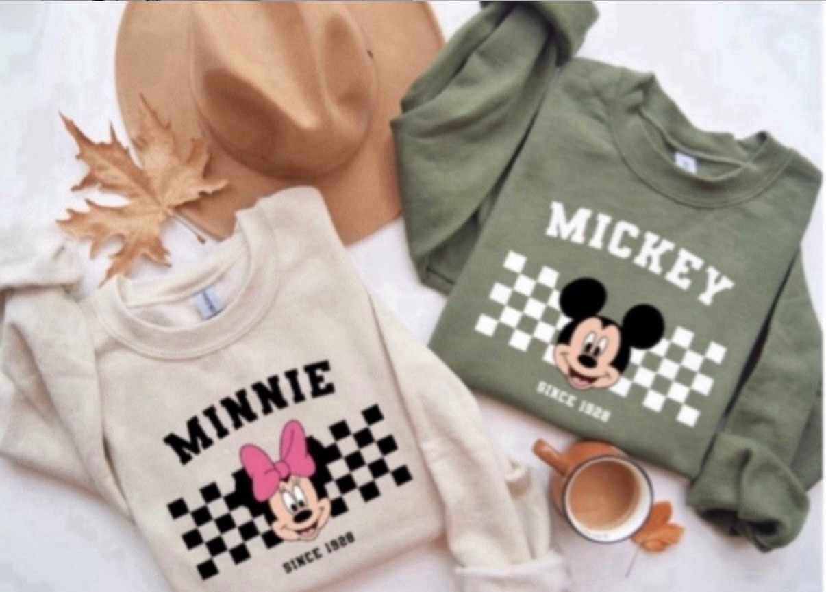 Living my coziest fall dreams in these matching sweatshirts 🍂☕️✨
The neutral + olive combo is giving soft autumn magic and I’m absolutely here for it. Perfect for pumpkin patch days, coffee runs, or your next park trip. These are SO comfy and the retro vibe is everything 🤍💚

Linking both on LTK because you guys always ask and these are too cute not to share. 🍁👇

#LTKFall #LTKStyle #LTKCozy #FallFits #AutumnAesthetic #ComfyStyle #MatchingOutfits #WeekendVibes #SweatshirtSeason #CuteAndComfy #FallFavorites #InfluencerStyle #NeutralStyle #CozyGirlEra

#LTKmomlife #LTKGiftGuide #LTKHoliday