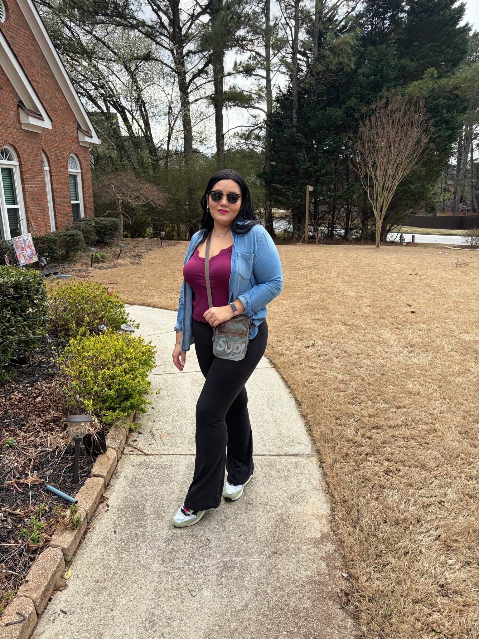 These leggings are so buttery soft and I love the fold over top! Wearing size L

#LTKootd #LTKgrwm #LTKMidsize