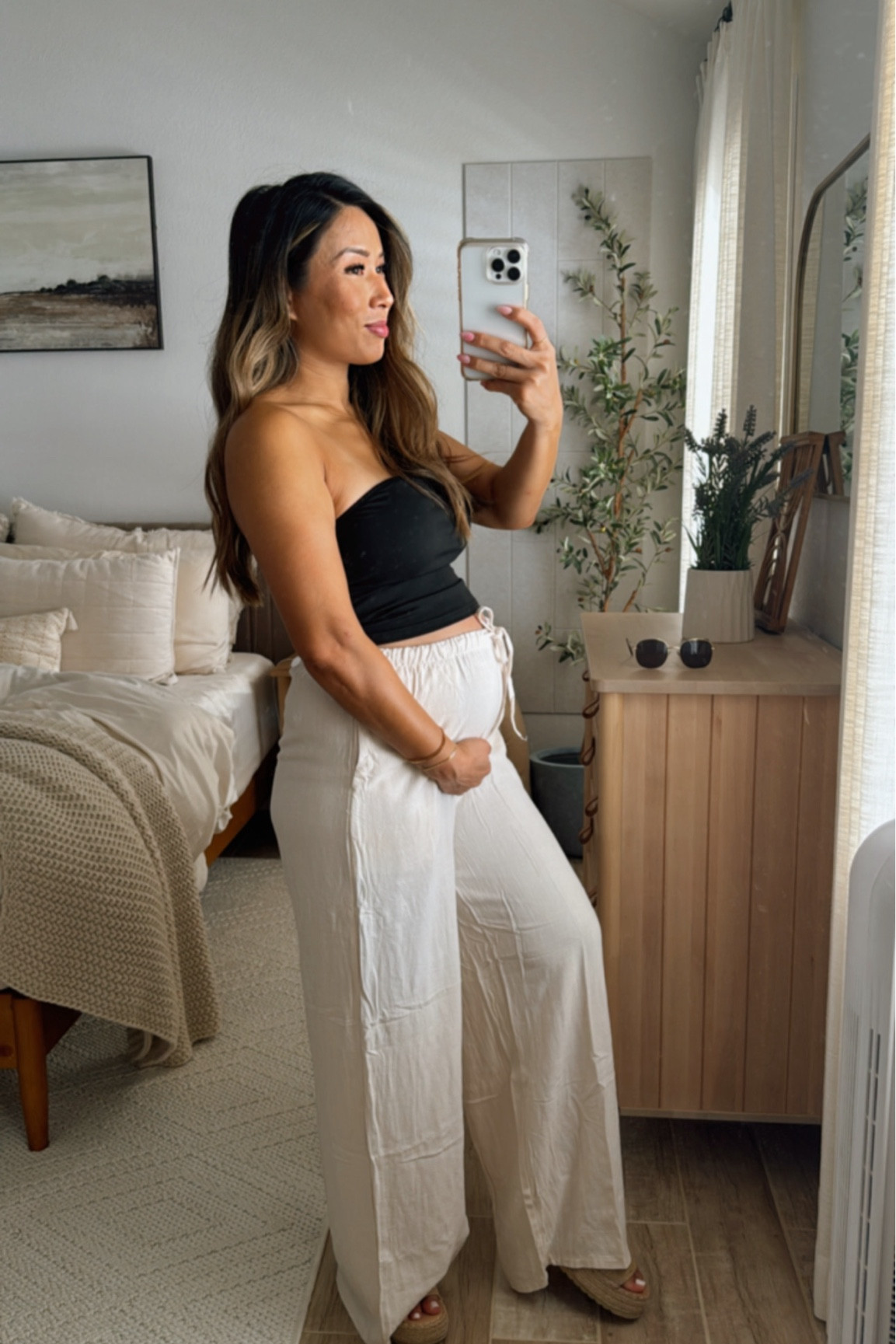 Linen pants 

#LTKTravel #LTKBump #LTKBeauty