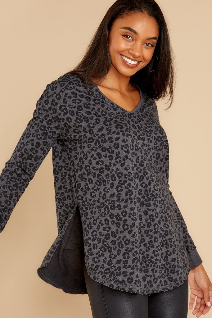 Black Leopard V-Neck Weekender | Red Dress 