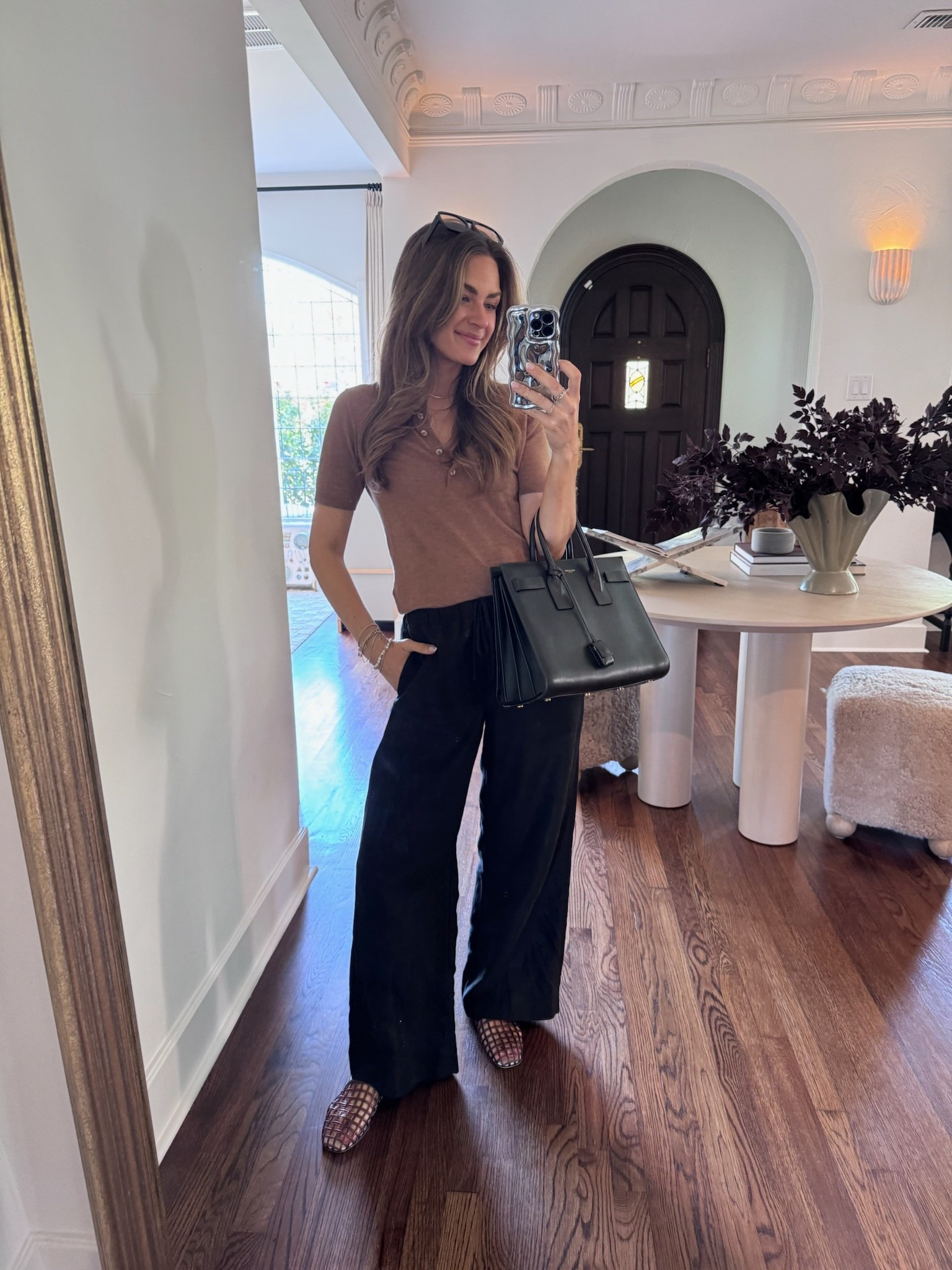 SCHOOL DROP OFF OUTFITS 🍎
Wearing an XS top & S pants