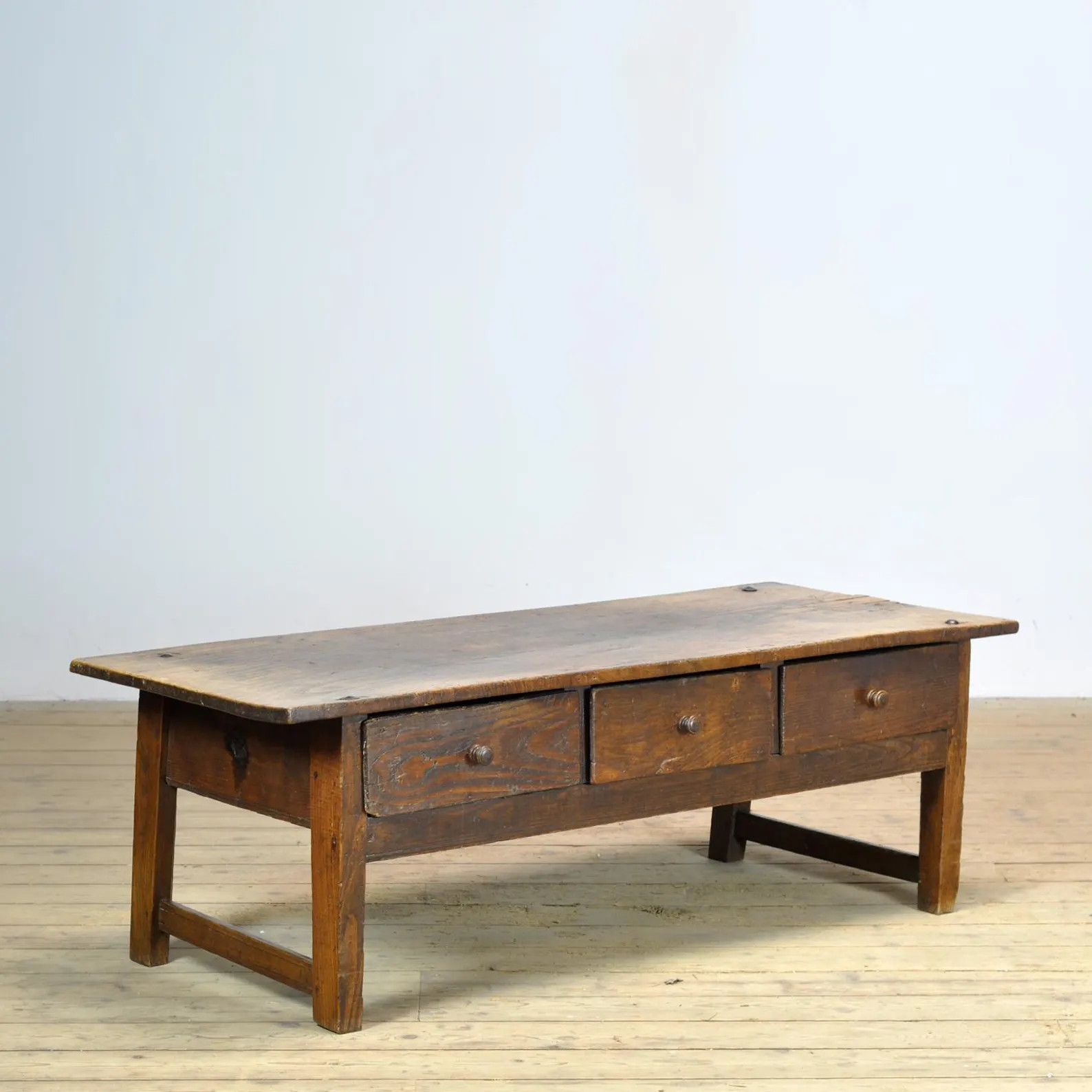 Oak coffee table, circa 1820 | Etsy (Global)