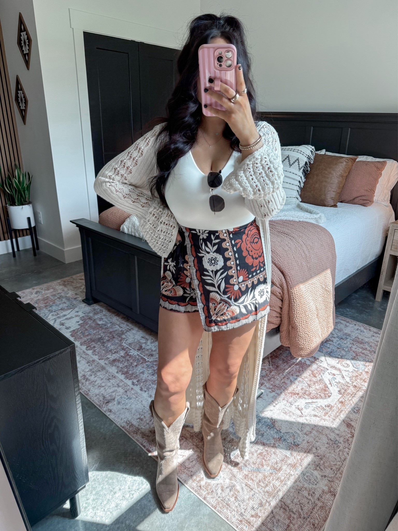 Amazon Skort Styled 2 Ways 🖤

Skort - small
Bodysuit - medium
Knit Duster - small
Denim Top - small

#LTKootd #LTKSeasonal