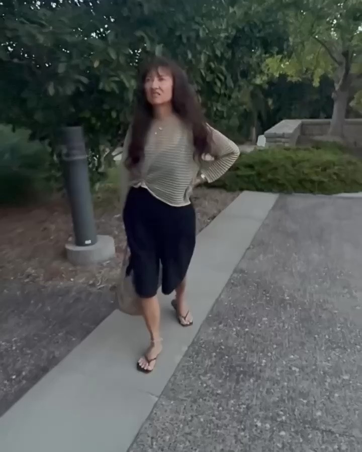 The cutest light layer to add to your tank and shorts! Aka how full can you get your handbag!
The top is @Zara  so I will link in insta stories. It’s selling out fast! I wore to work with a long sleeve t shirt under and the row gala pants. For a night thought would just wear a black bra under (if you are feeling it)! Would be cute with lace shorts too!

#LTKootd #LTKOver40 #LTKWorkwear
