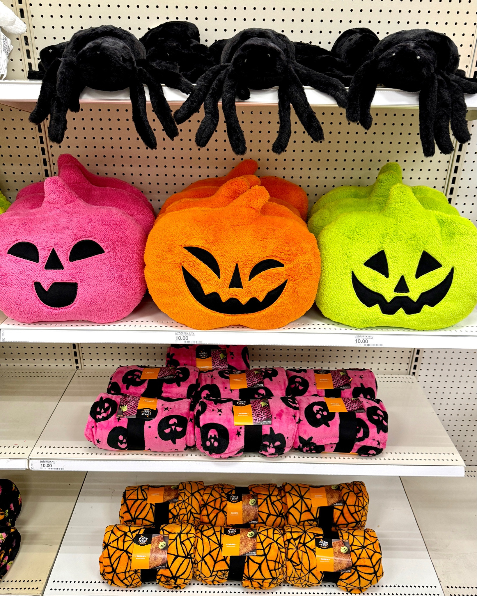 Target: $10 Halloween Pillows & Blankets

#LTKFallSale #LTKSeasonal #LTKHome