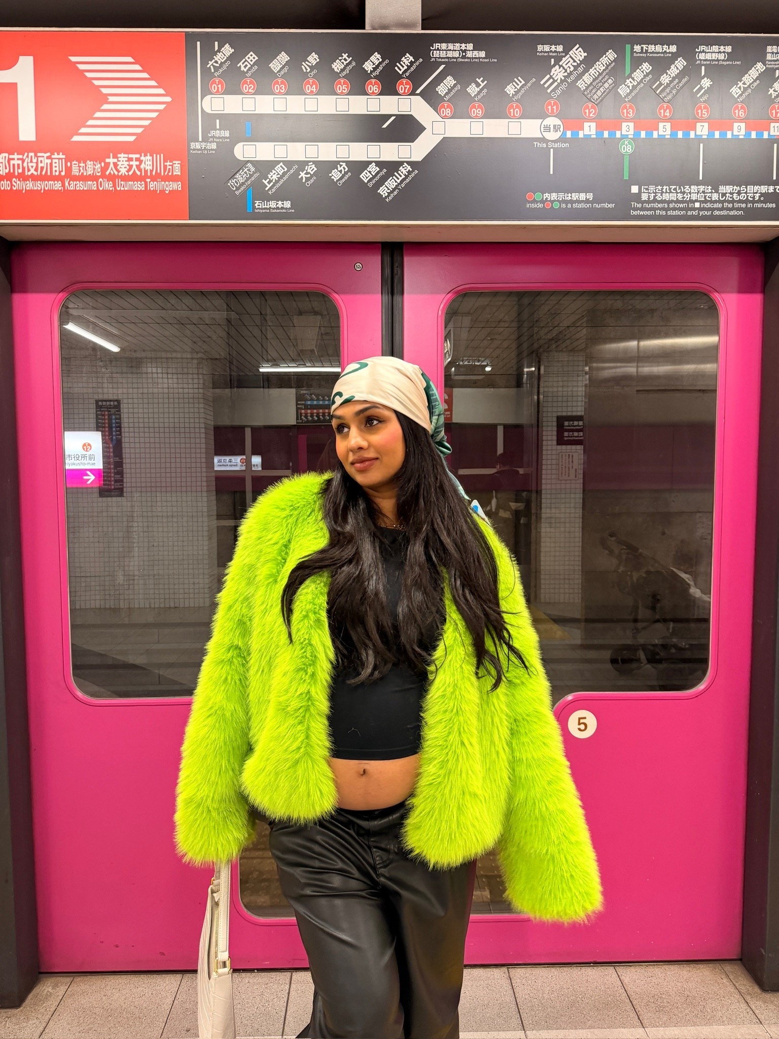 It’s giving grinch in the best way

#LTKootd #LTKBump #LTKHoliday