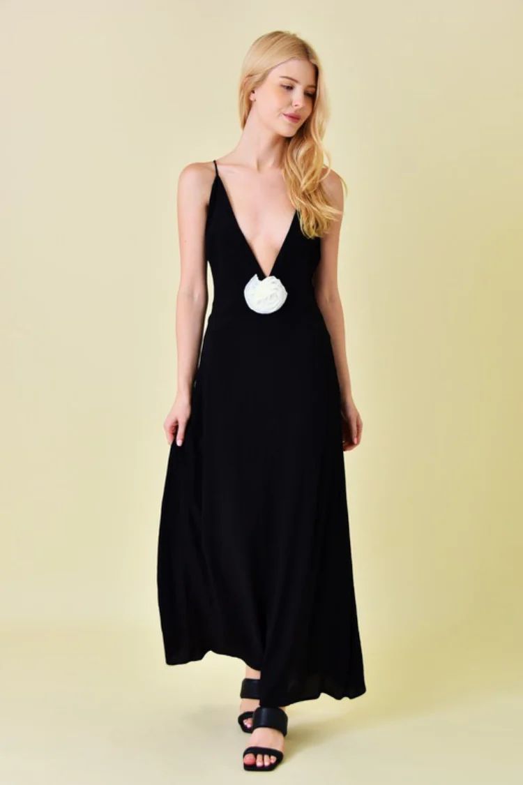 Bridget Black and White Rosette Maxi Dress | Confête