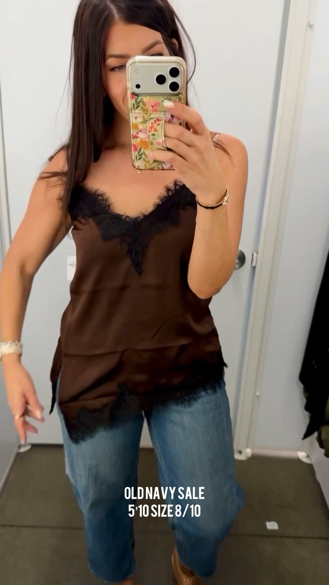Old Navy Sale! Wearing a medium in the top and an 8 in the jeans

Midsize fashion, midsize fall style, fall fashion, old navy sale, old navy fall, midsize fall style, midsize style