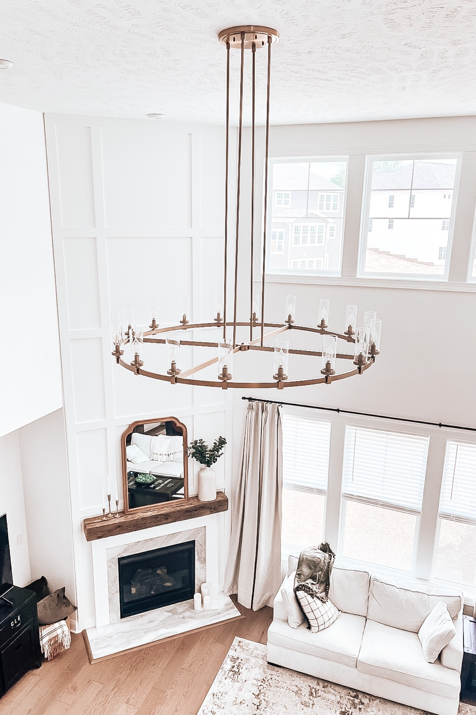 My favorite dupe purchase to date. Knowing we needed to buy lighting for the entire home I opted to go with Lamps Plus for an RH dupe and was able to get 3 fixtures for the price of 1 from RH. #dupe #RHDupe #restorationhardwaredupe #lampsplus #chandelier #gold #lighting #find 

#LTKFind