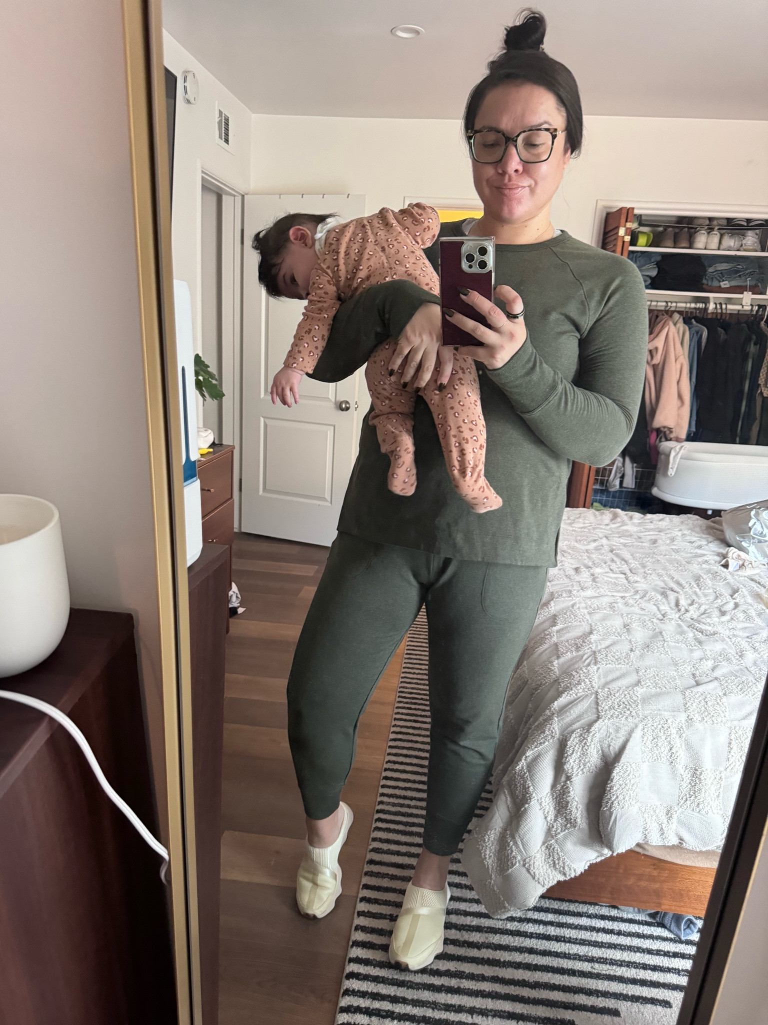 happy friday! 💚 


#LTKMidsize #LTKActive #LTKBaby