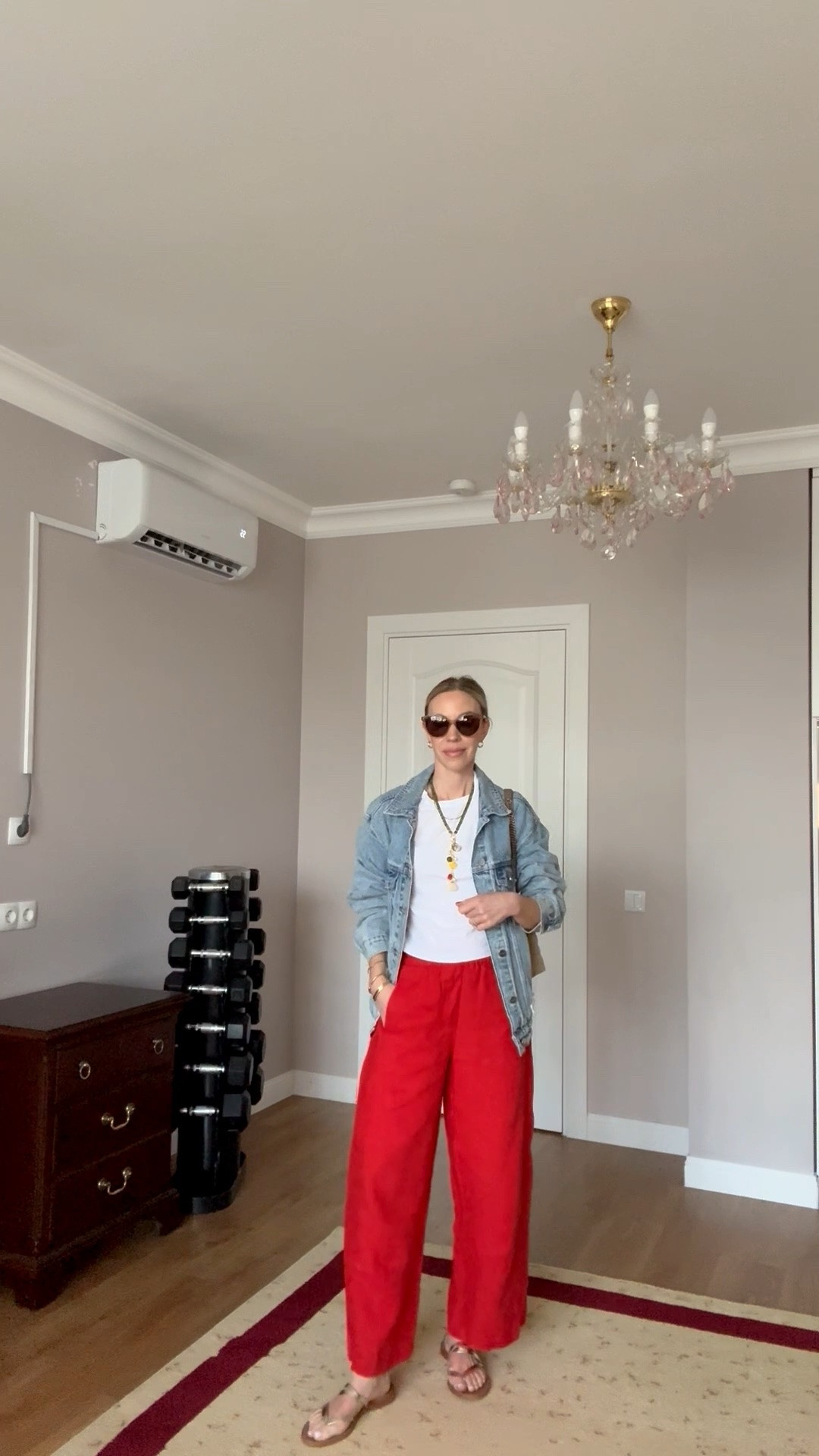 Casual summer outfit - wear this on vacation, out to lunch, or for running errands. The balloon leg linen pants are so good!

#LTKgrwm #LTKSeasonal #LTKOver40
