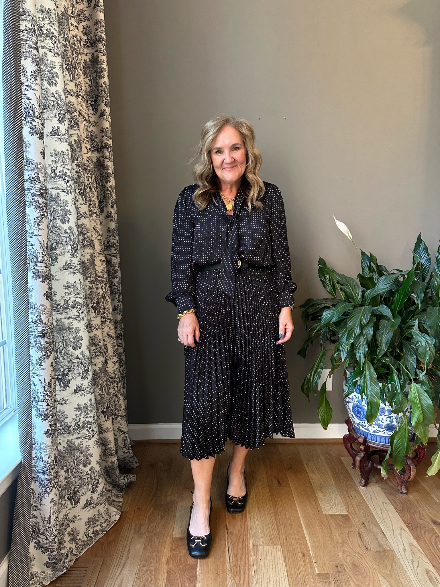 Blouse and skirt. Wearing a medium. Black dot. Also comes in 

This one s lovely. Add your classic accessories and people will be amazed it’s Walmart  

#LTKOver40 #LTKWorkwear #LTKFindsUnder50