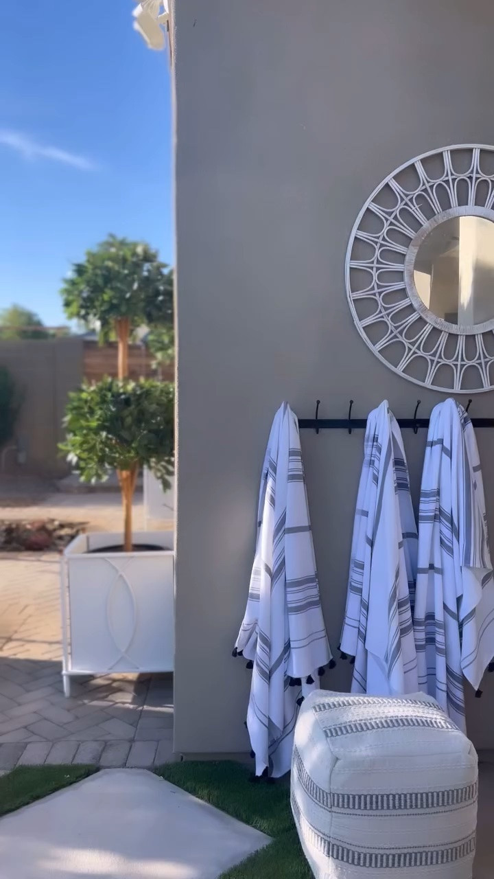 The Best Pool Towels for Summer 💦

If you’ve been watching my stories then you know Reggie was right. My relationship with the outdoors is complicated 😂😂 

But that doesn’t keep me from making it pretty! 

Comment: POOL for links to the most BEAUTIFUL $13 pool towels you should be stocking up on now! 

#pooltowels #pooltowel #beachtowels #poolparty #poolessentials #poolside #poolday #pooltime #backyarddesign #backyardoasis