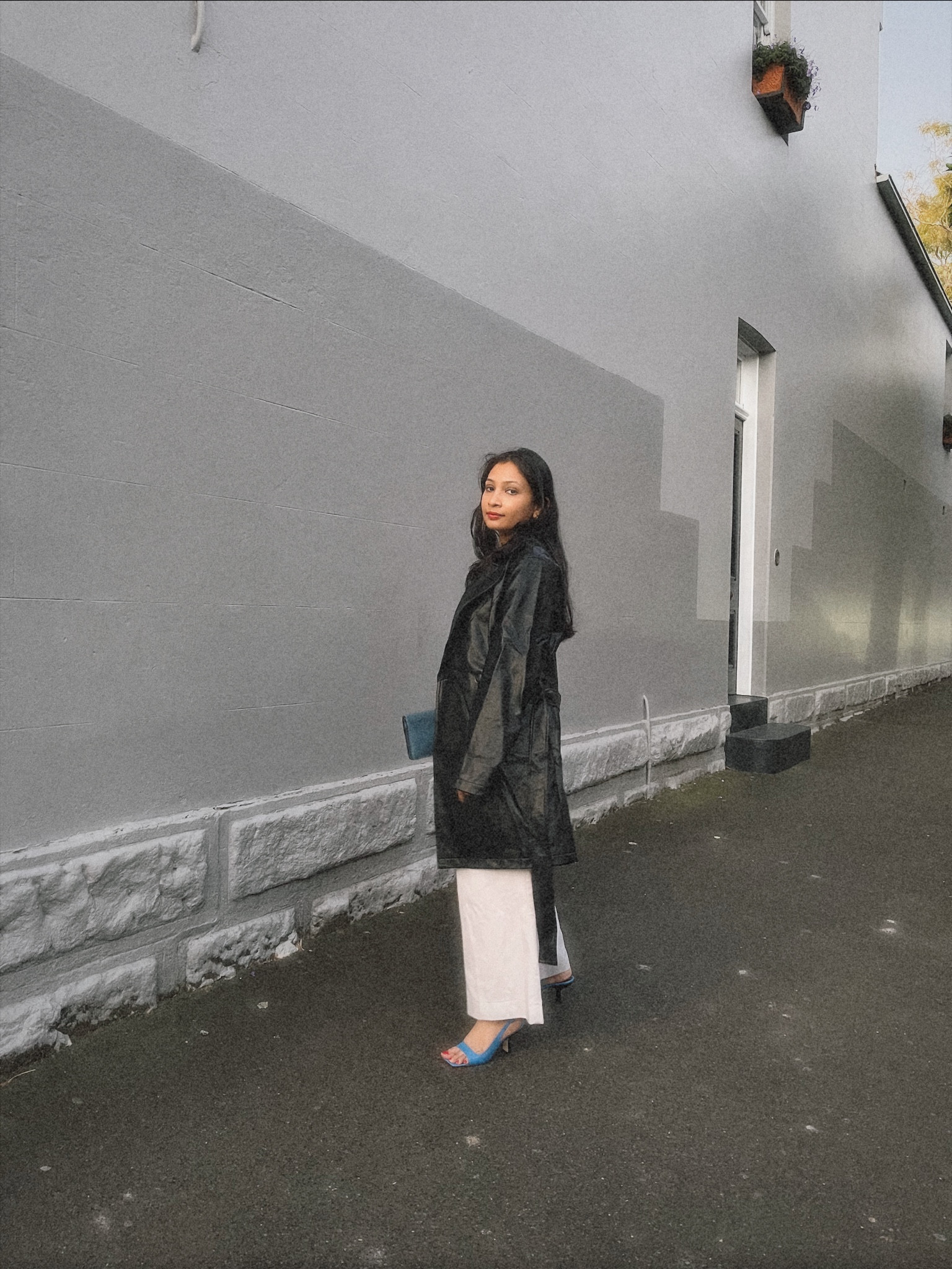 This trench coat is perfect if you’re petite like me, but I got it from a warehouse sale.
Linking some similar products here 
I’m wearing size XS 

#LTKSeasonal #LTKaustralia #LTKfit