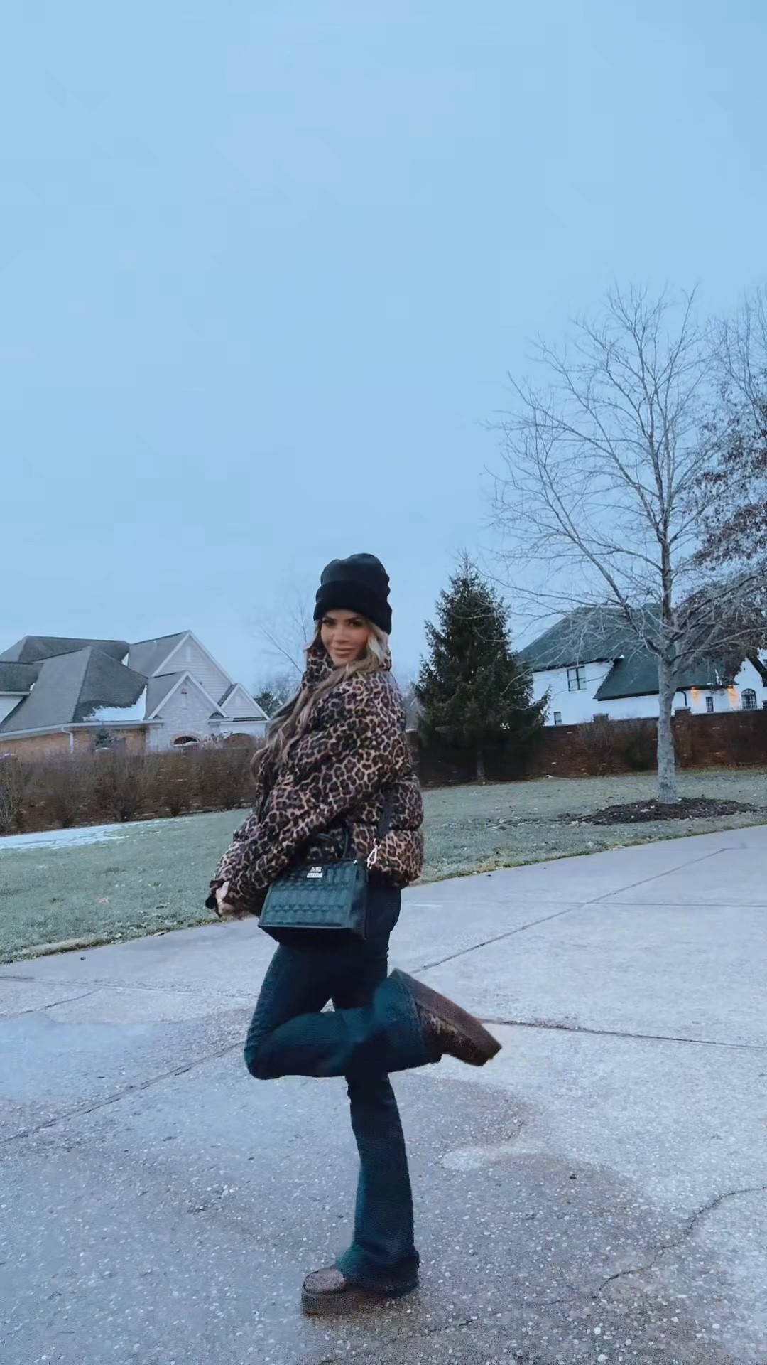 If it’s going to be freezing, I might as well walk out in the most stylish puffer. 

#LTKSeasonal #LTKdayinmylife #LTKootd