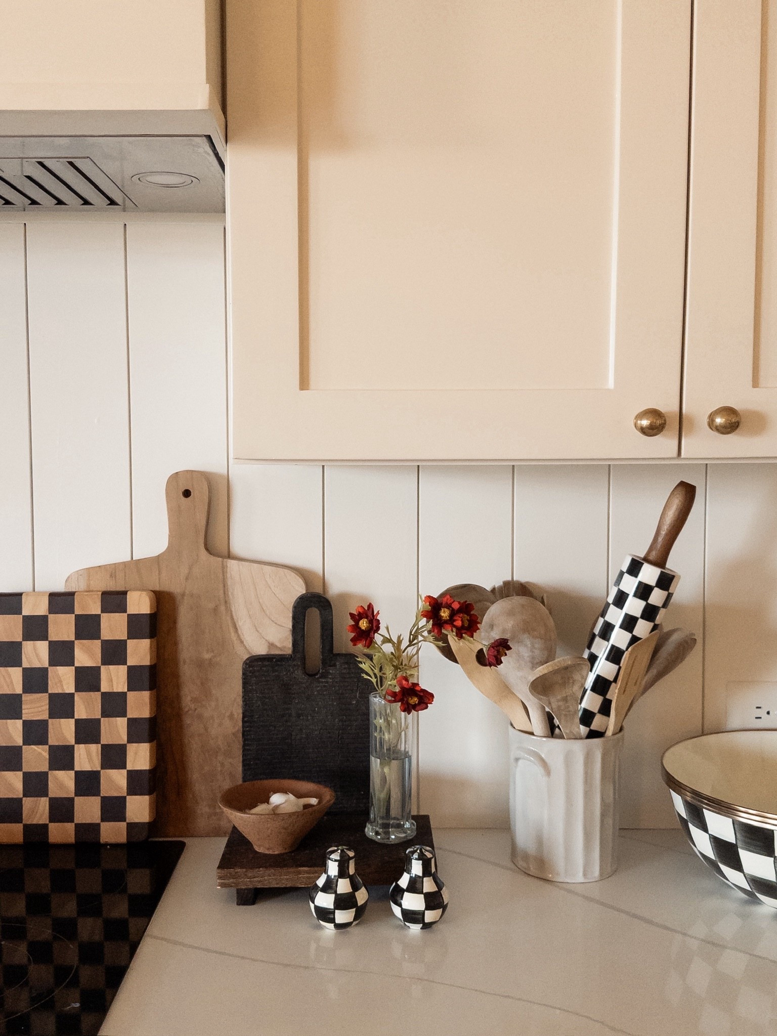Loving the Mackenzie Childs details in my kitchen for fall / halloween!

kitchen counter, counter styling, kitchen finds, mackenzie childs, fall kitchen, halloween decor 

#LTKHome #LTKStyleTip #LTKSeasonal