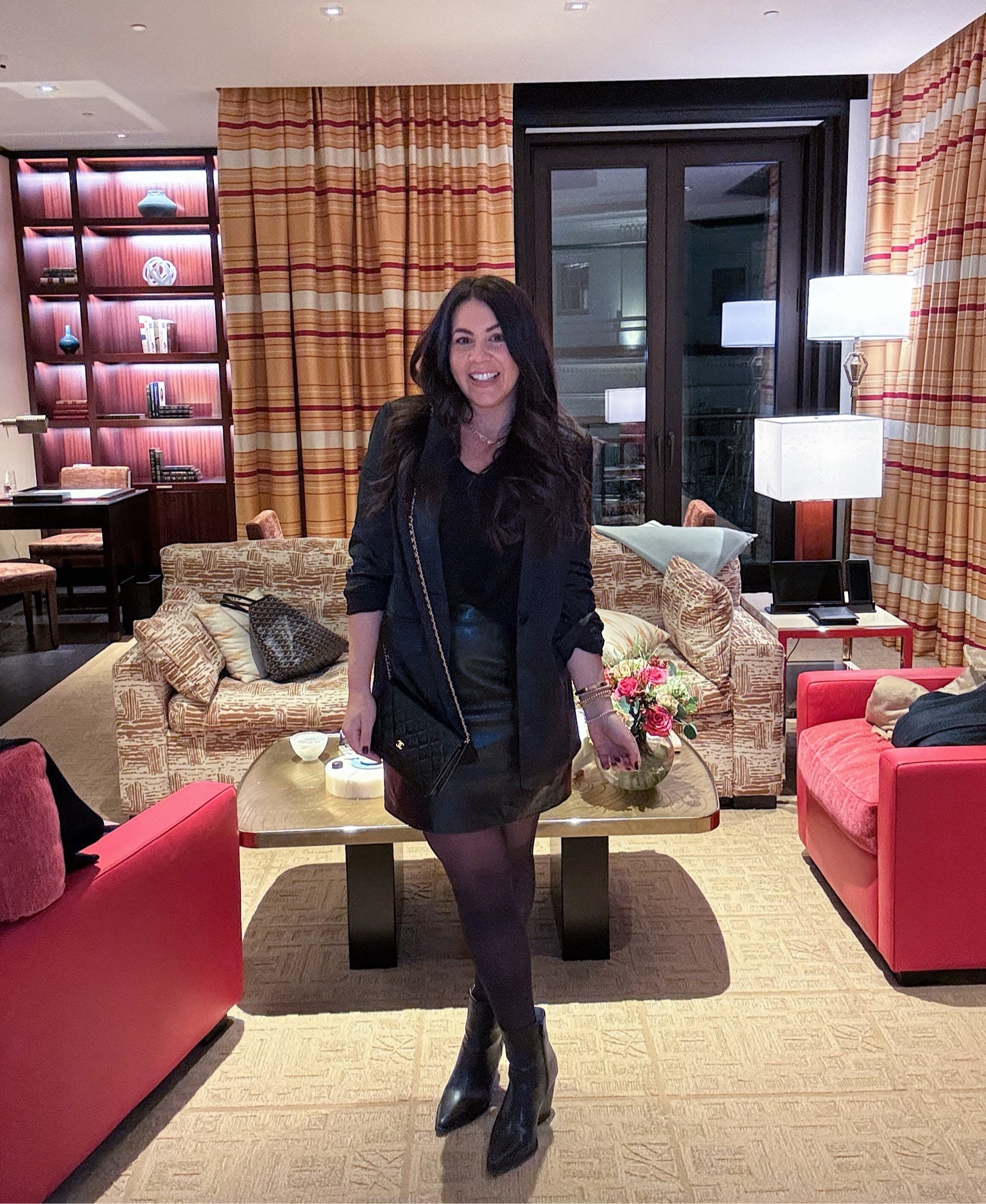 Dressed in black in London 🤍

#winteroutfit #london #londonoutfit #allblackoutfit #londontrip #leatherskirt #silkblazer

#LTKtravel #LTKworkwear #LTKstyletip