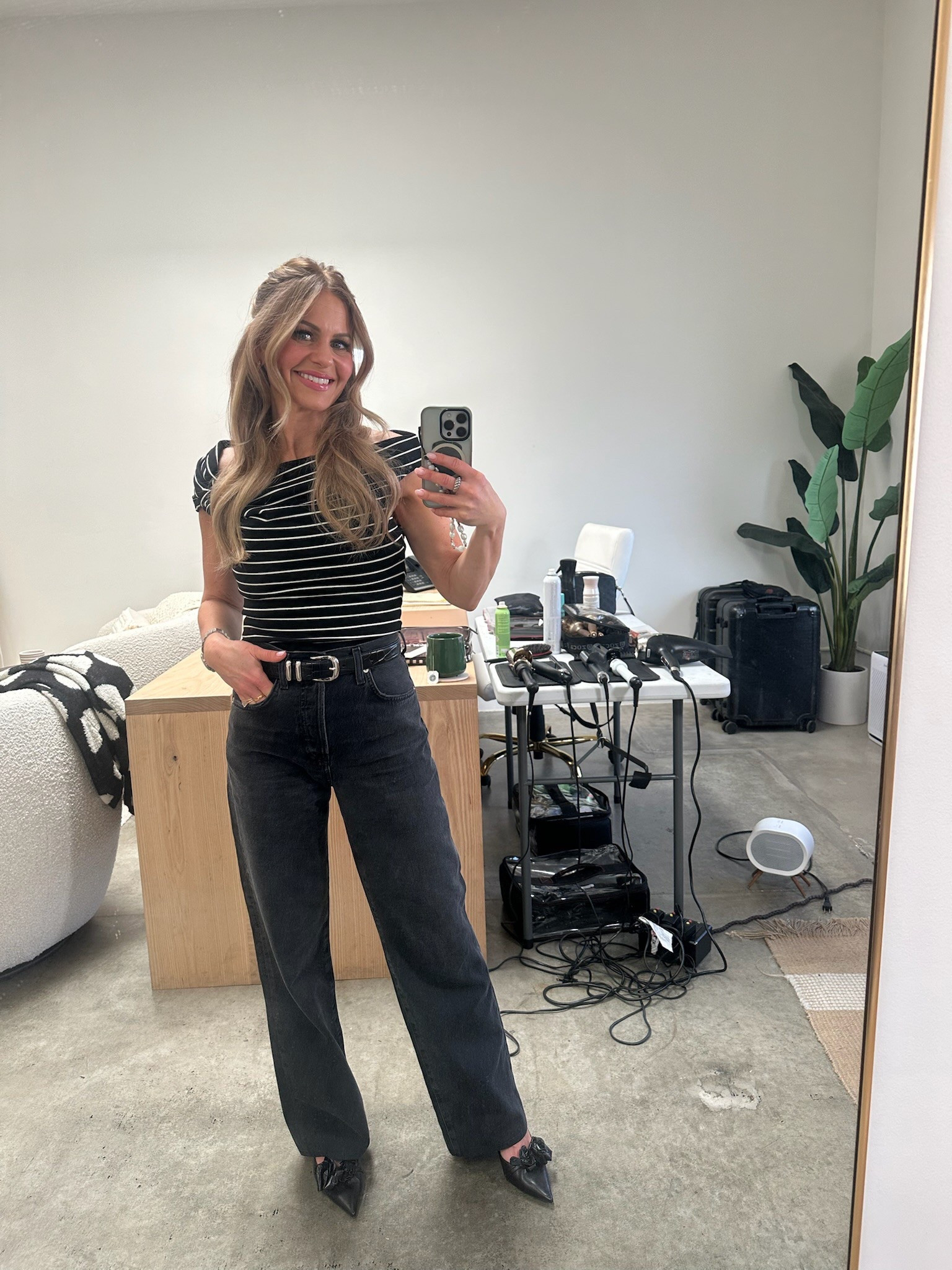 Oh hi there! It’s selfie Friday🫶🏻

#LTKPetite #LTKOver40 #LTKSaleAlert