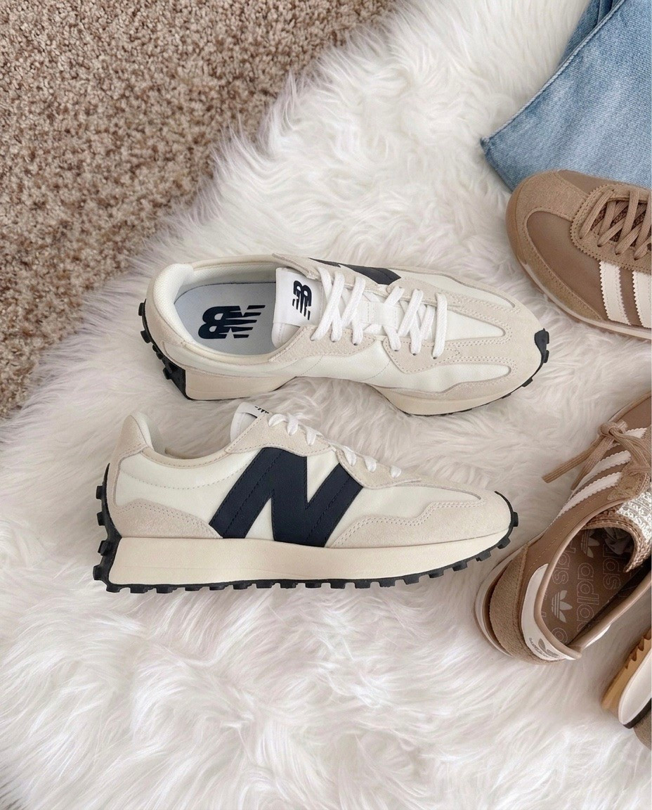 These new balance 327 sneakers from the Nordstrom anniversary sale are going to sell out so fast! ￼

#LTKSaleAlert #LTKOver40 #LTKmomlife
