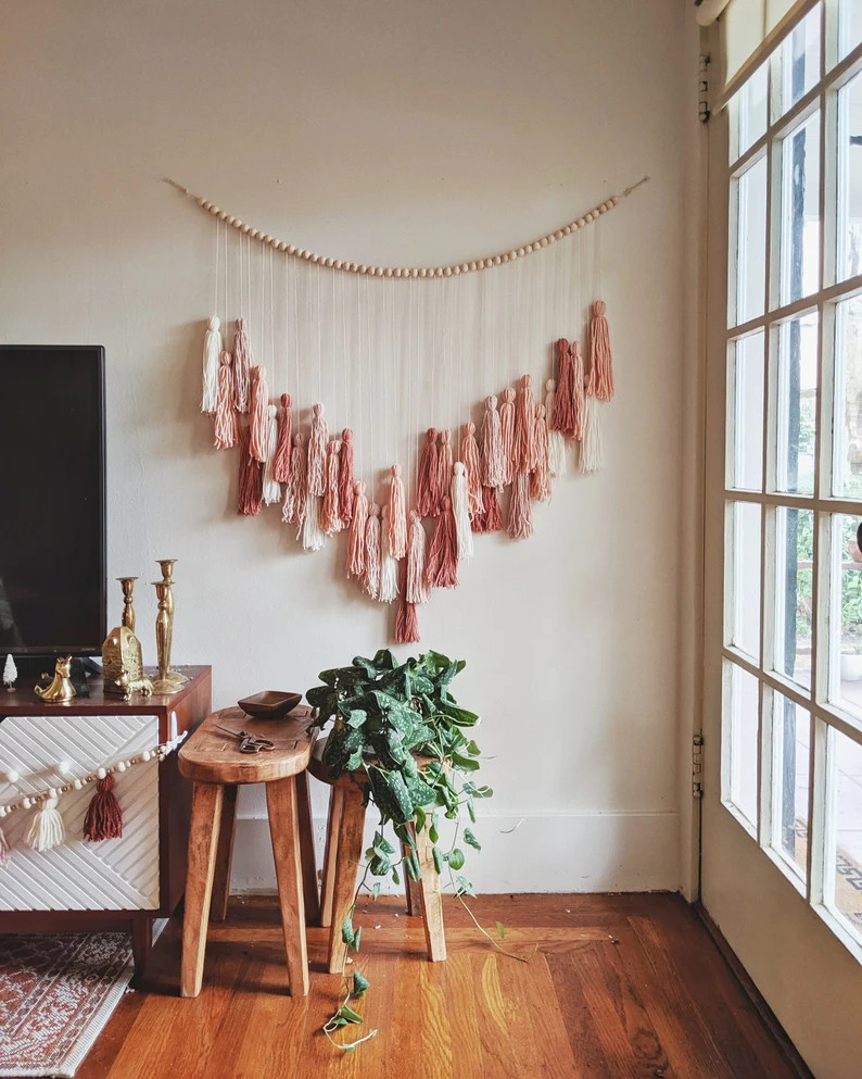 Warm blush pink and mauve yarn tassel wall hanging / Earth tone fiber art / Boho wall decor / Gir... | Etsy (Global)