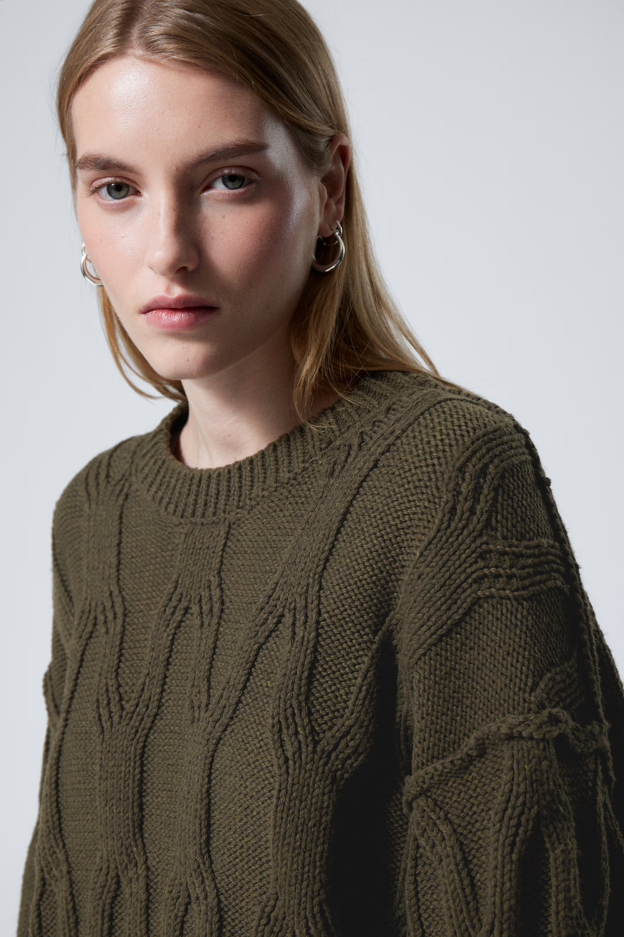 Zopfstrickpullover mit lockerer Passform | H&M (DE, AT, CH, NL, FI)