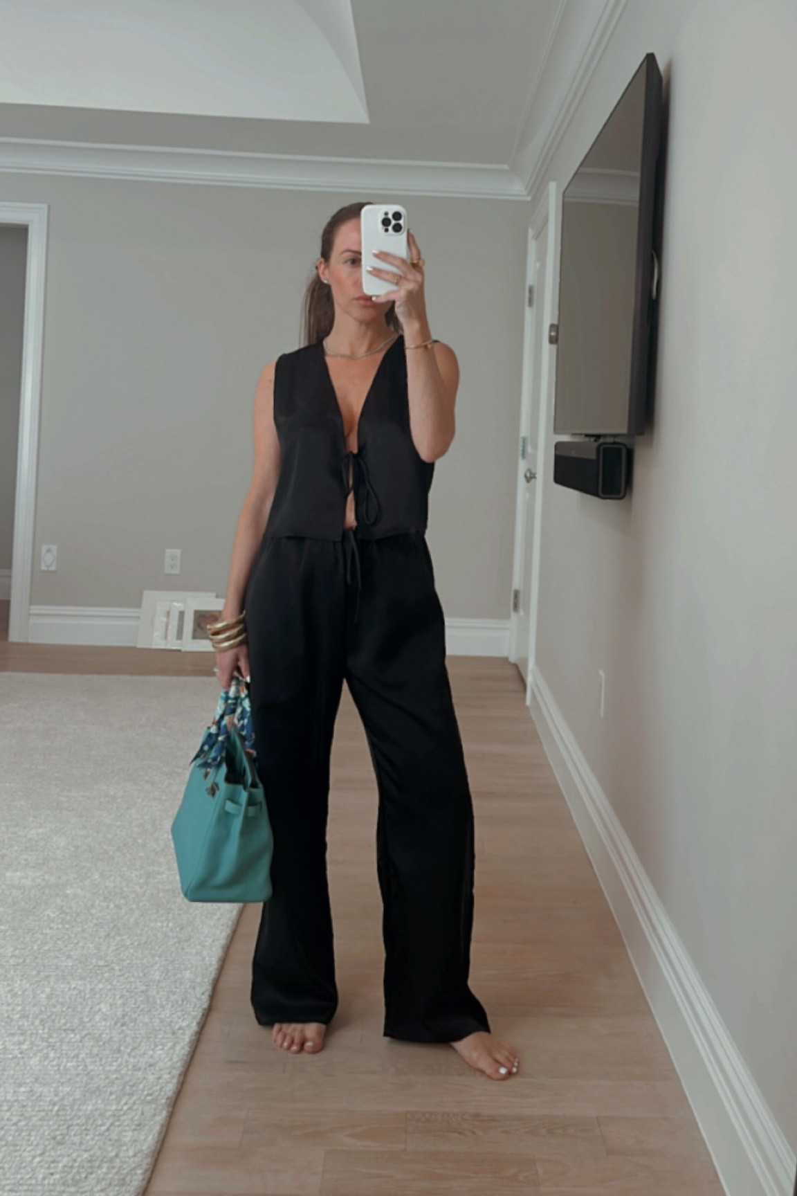 Barefoot with a Birkin 👜

#LTKSummerSales #LTKItBag #LTKStyleTip