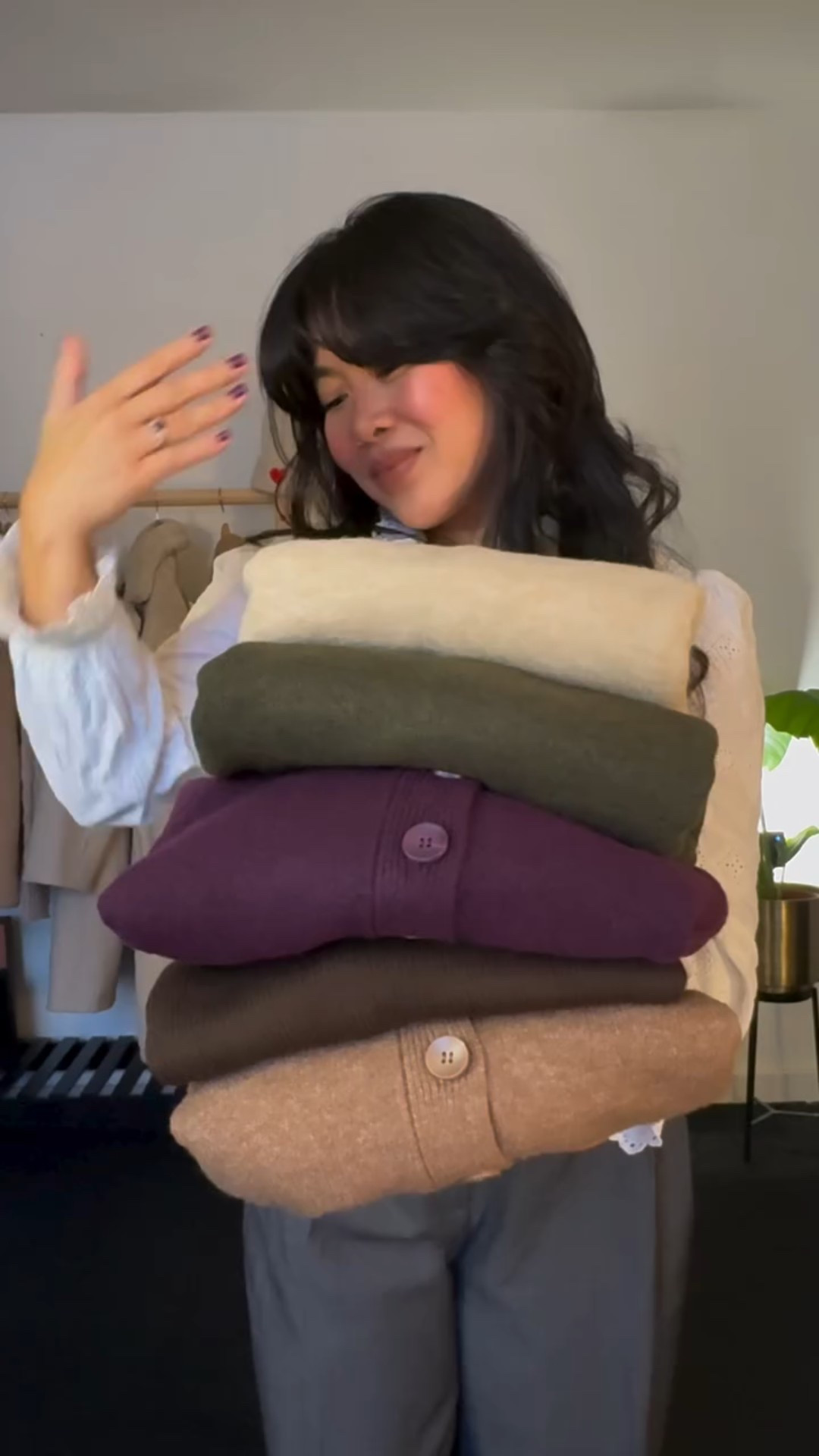 How to elevate basic sweater outfits for the office in under 15 seconds.

I’m 5’2 tall
55 KG (at the moment)
Sweater size XS/S

[winter fashion, corporate fashion, winter outfits, sweater outfits, outfit inspo, styling, workwear inspo, sweater, office sweater, corporate fashion, corporate style,]

#sweater #winteroutfits #corporatefashion #officeoutfit #petitefashion

#LTKpetite #LTKwinter #LTKnederlands