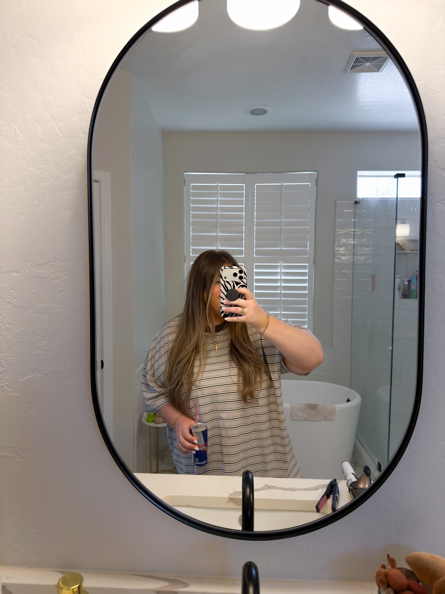 $12 oversized walmart tee!!

#LTKMidsize #LTKootd #LTKmomlife
