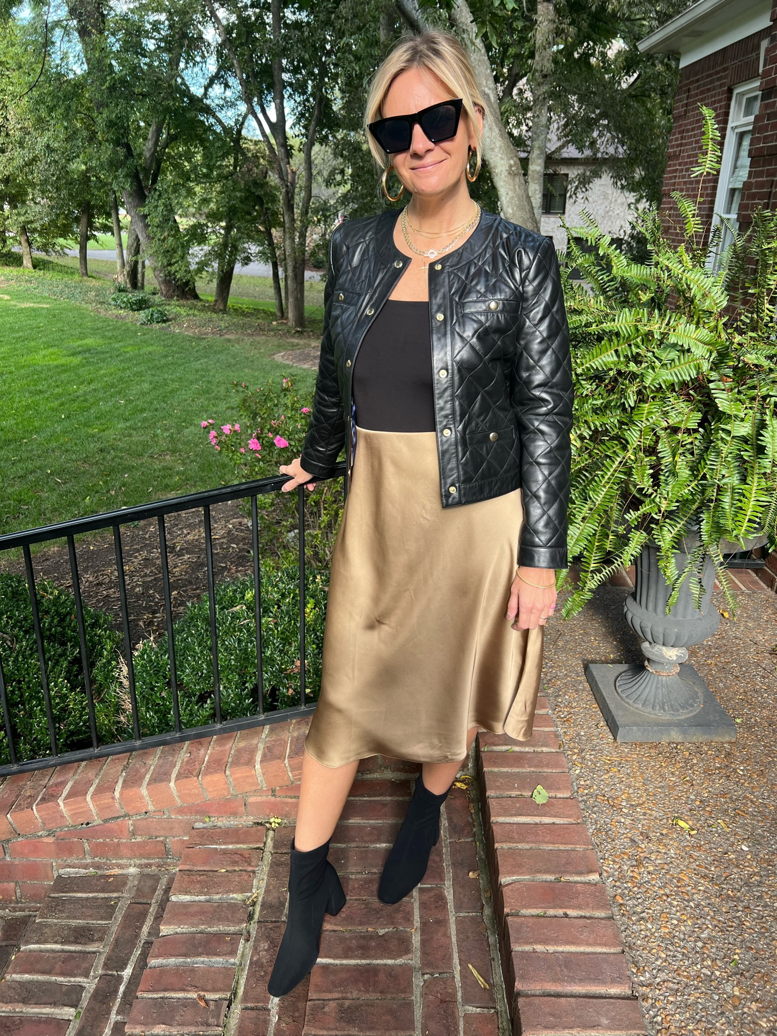 Love this look for a fall date night!

#LTKSeasonal #LTKshoecrush #LTKover40