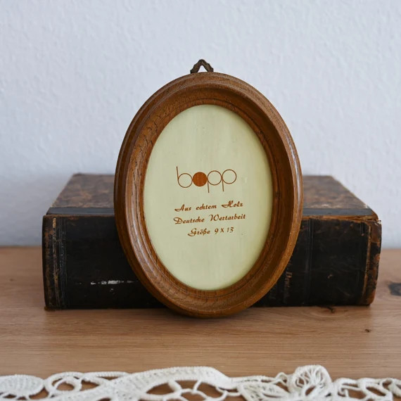Brown Oval Frame Vintage Wood Wall or Small Tabletop Frame | Etsy Canada | Etsy (CAD)