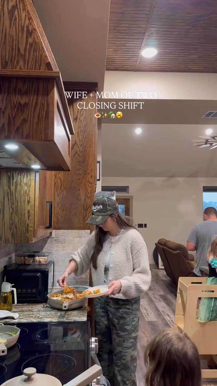 Closing shift as a wife and mom of two toddlers🥱✨

#LTKHome #LTKdayinmylife #LTKmomlife