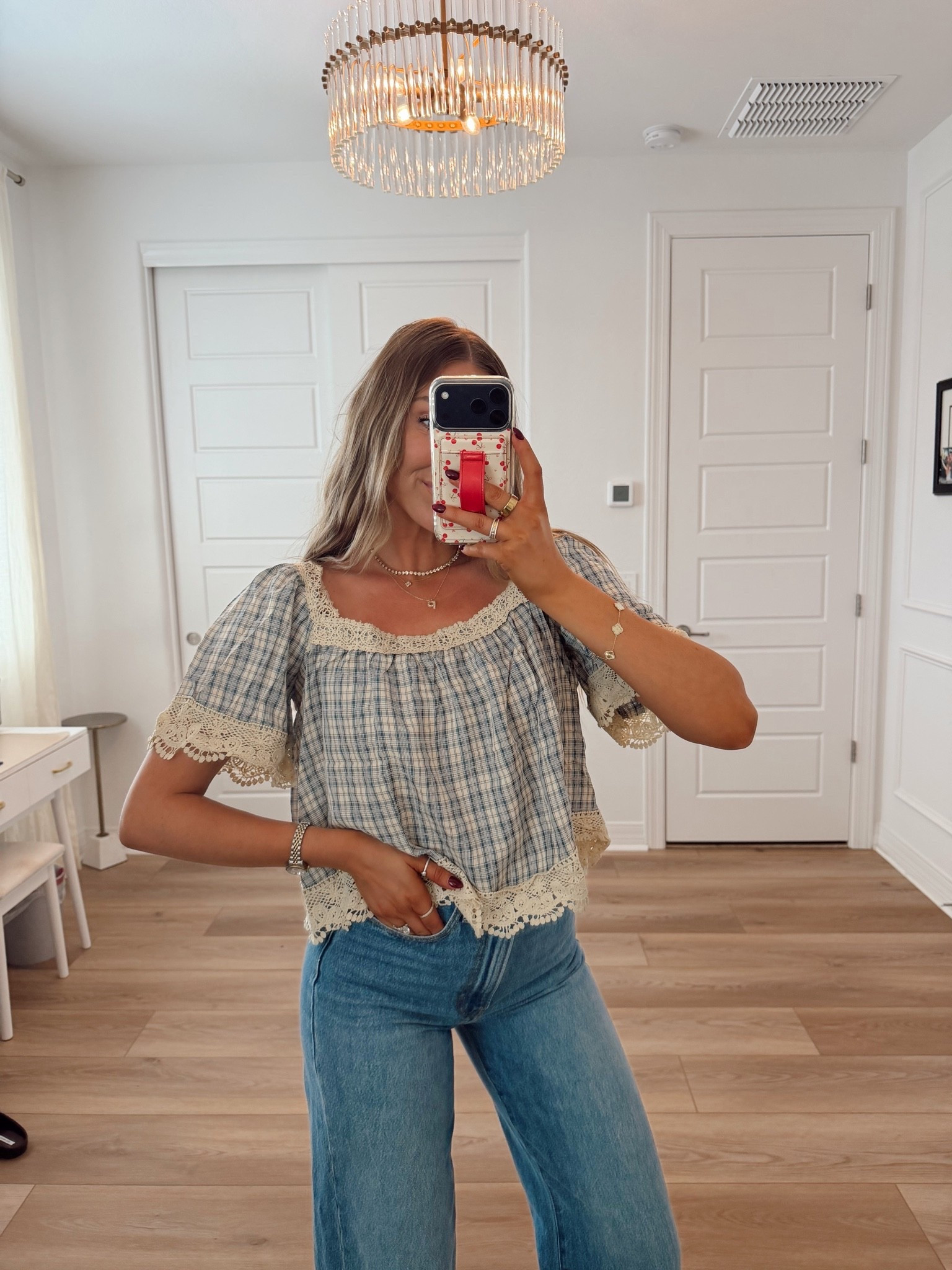 This top!! So cute for early fall! Wearing a medium