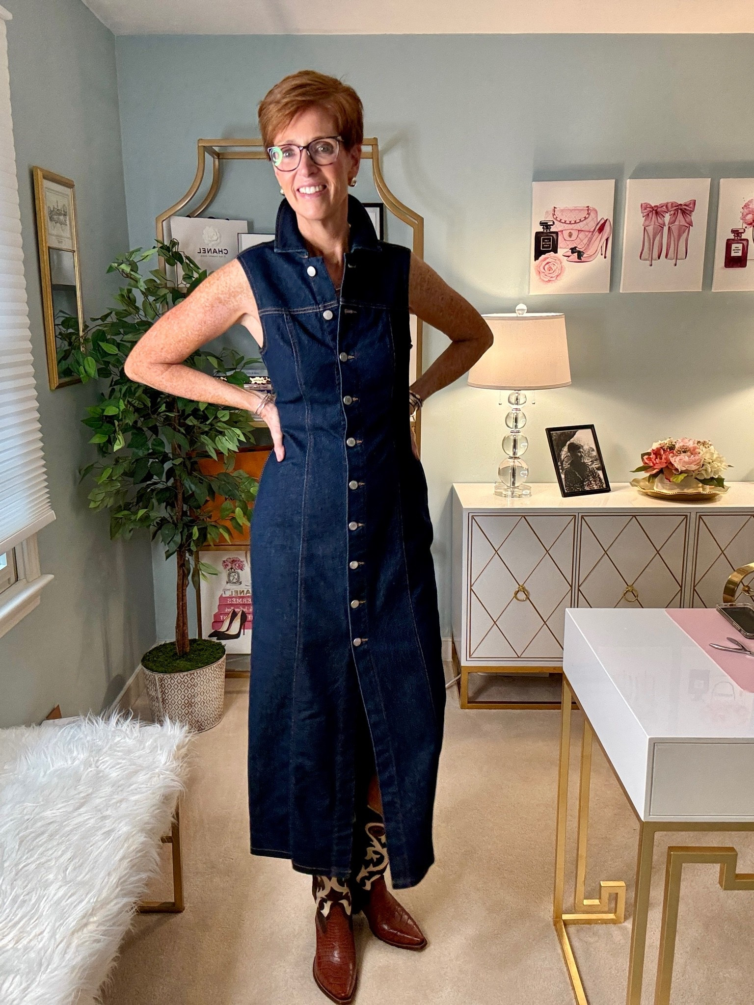 Fall style doesn’t have to mean buying an entirely new wardrobe. Sometimes it’s one great layer, a richer color, dark denim, a classic knit or a pair of boots that makes the pieces already in your closet suddenly feel right for the season.

I pulled together six fall outfit ideas ranging from polished denim and wide-leg jeans to trousers, classic sweaters and easy fall dresses. And there are several formulas here I’ll be repeating — especially that denim + burgundy + cream combination.

Swipe through all 6 and tell me: which outfit would you actually wear — 1, 2, 3, 4, 5 or 6?

Save this as fall outfit inspiration for later, and send it to a friend whose style is similar to yours.

#FallOutfitIdeas #StyleOver40

#LTKootd #LTKOver40 #LTKTall