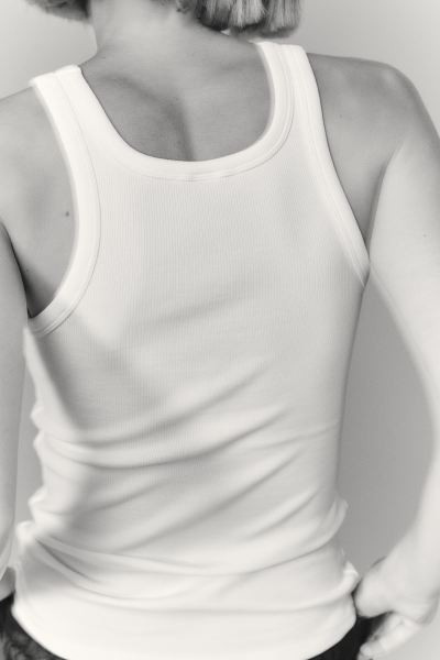 Geripptes Tanktop | H&M (DE, AT, CH, NL, FI)