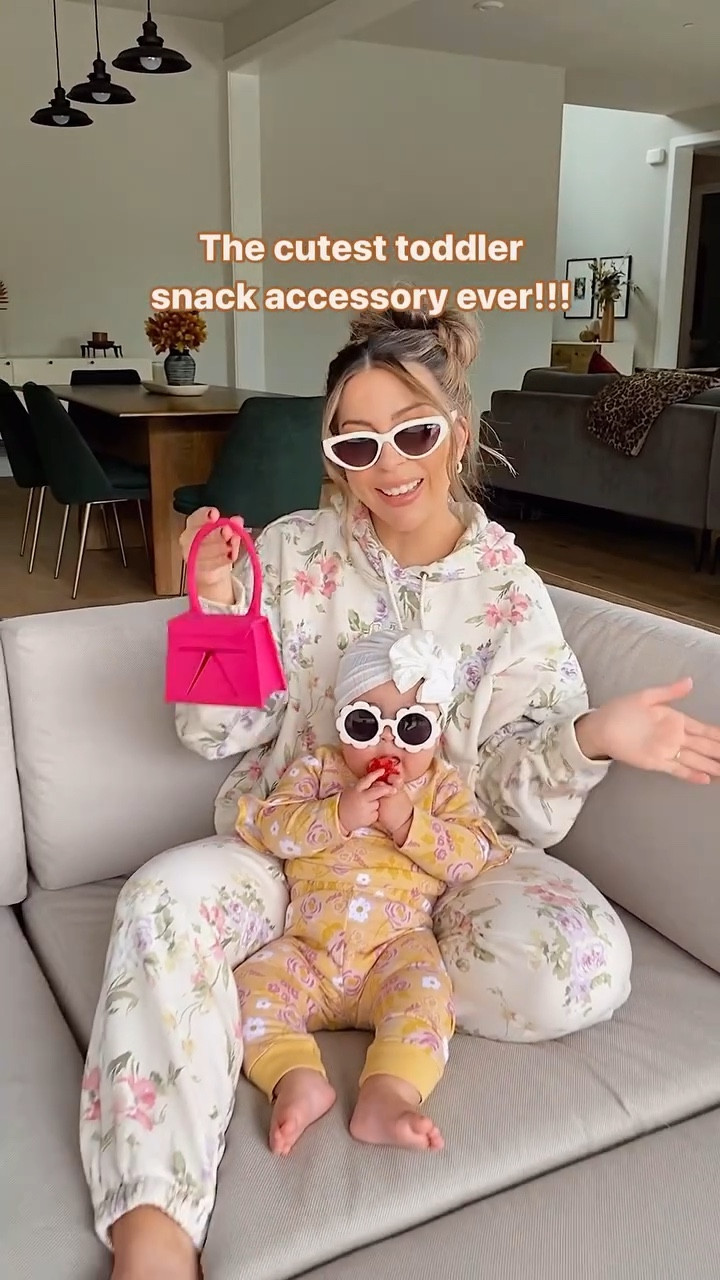 They say teach them young! 😜👜
The absolute cutest baby or toddler snack purse accessory from @foodietot!! Would make the best Christmas gift for our tiny queens! I love that it’s silicone so it’s super easy to clean too!

#babymusthaves #toddlerfashion #toddlertoys #momhacks #toddlersnacks #toddlergiftideas

#LTKBaby #LTKVideo #LTKGiftGuide