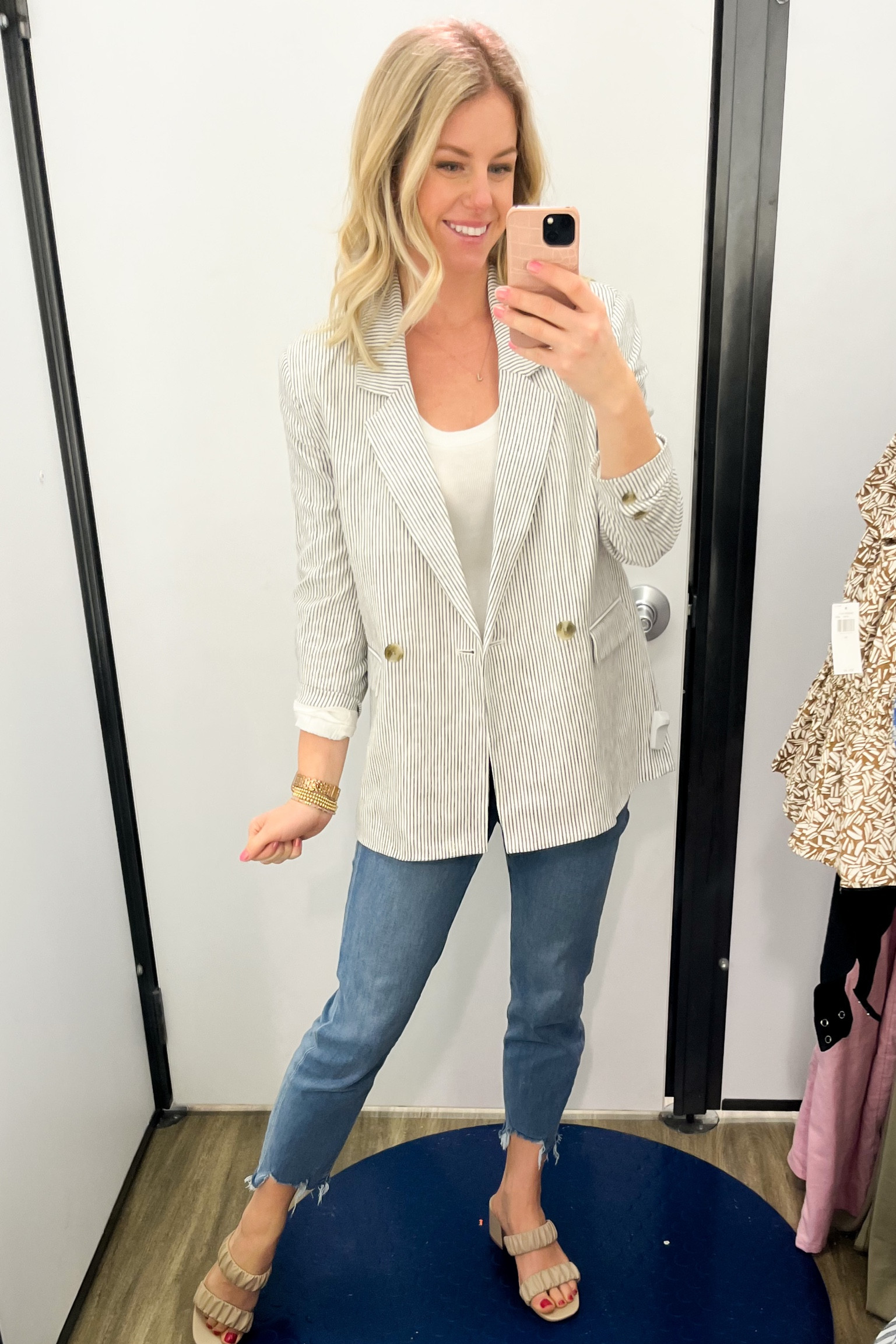 Super cute blazer for spring. Wearing size XS

#LTKunder100 #LTKworkwear
