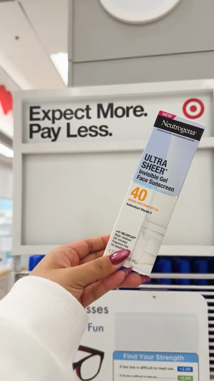 #AD SPF that disappears? Say less. ☀️ Found the NEW Neutrogena Ultra Sheer Invisible Gel Sunscreen SPF 40 at @target and I’m genuinely impressed with how weightless it feels on my skin. No white cast, no greasy shine — just a smooth, soft-matte finish that layers perfectly under makeup.

Bonus: it’s currently $3 off 1 product (limited time 👀). If you’re building your everyday sunscreen routine, this is one to check out in the sunscreen aisle. @neutrogena 

#UltraSheerSunscreen #Neutrogena #TargetFinds #InvisibleSunscreen