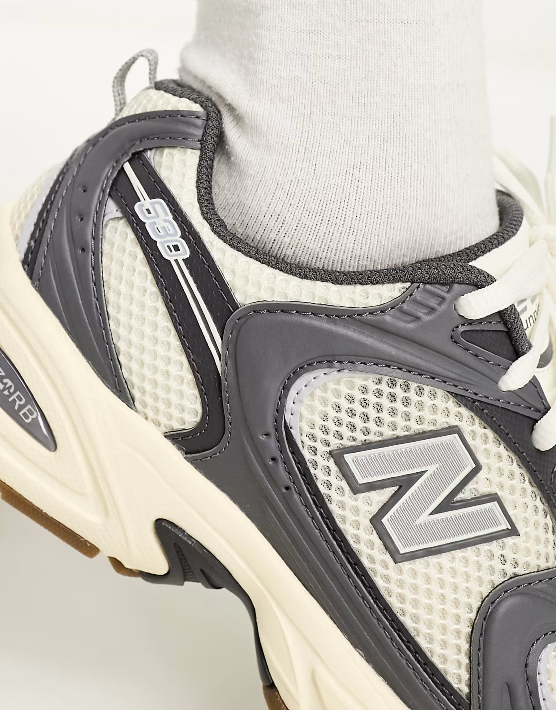 New Balance 530 sneakers in gray and white - Exclusive to ASOS | ASOS (Global)