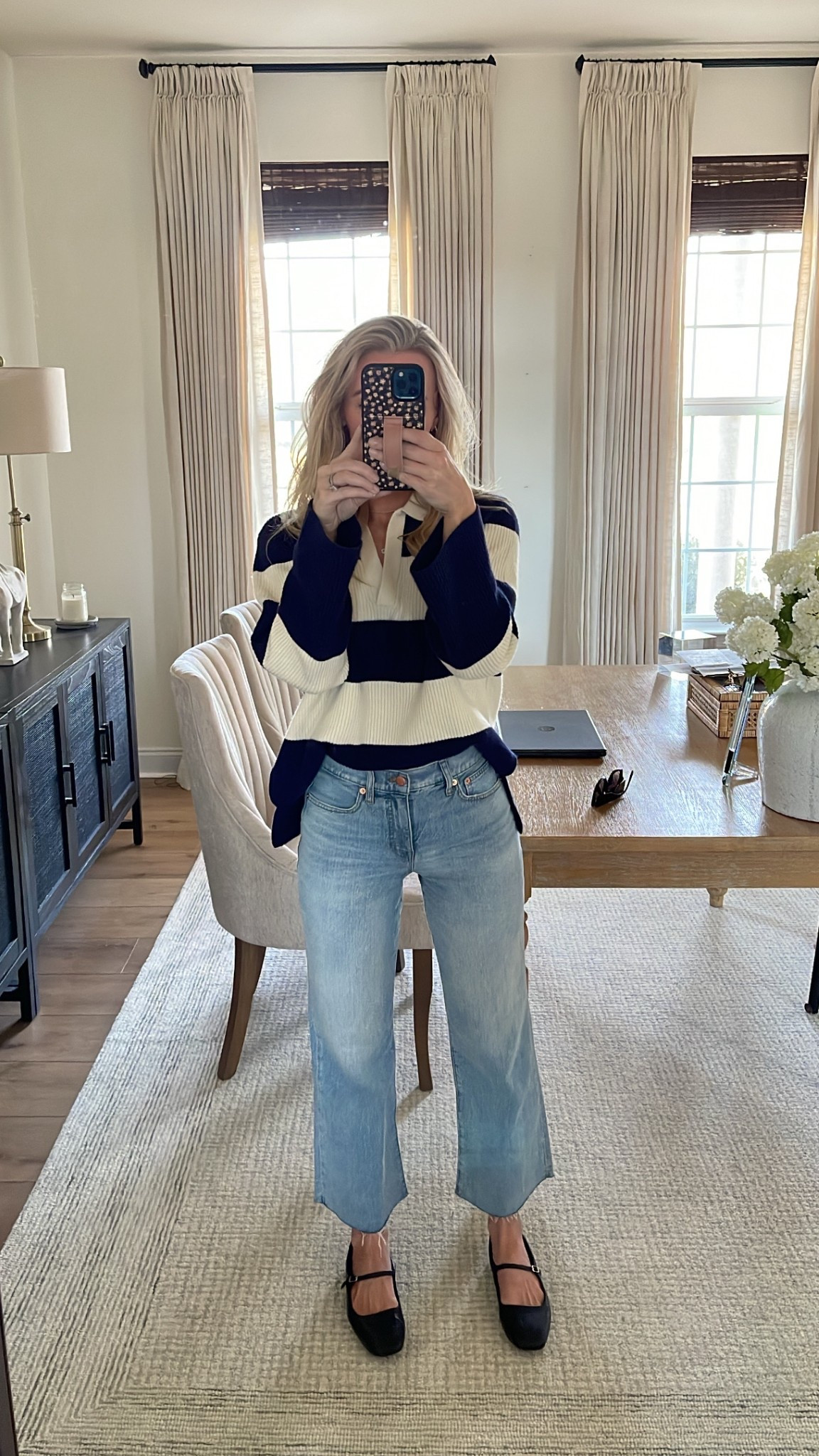 My new favorite pair of jeans! Sooo comfy & stretchy, but structured. Highly recommend. Linking the whole outfit. 

#LTKSaleAlert #LTKStyleTip #LTKFindsUnder100